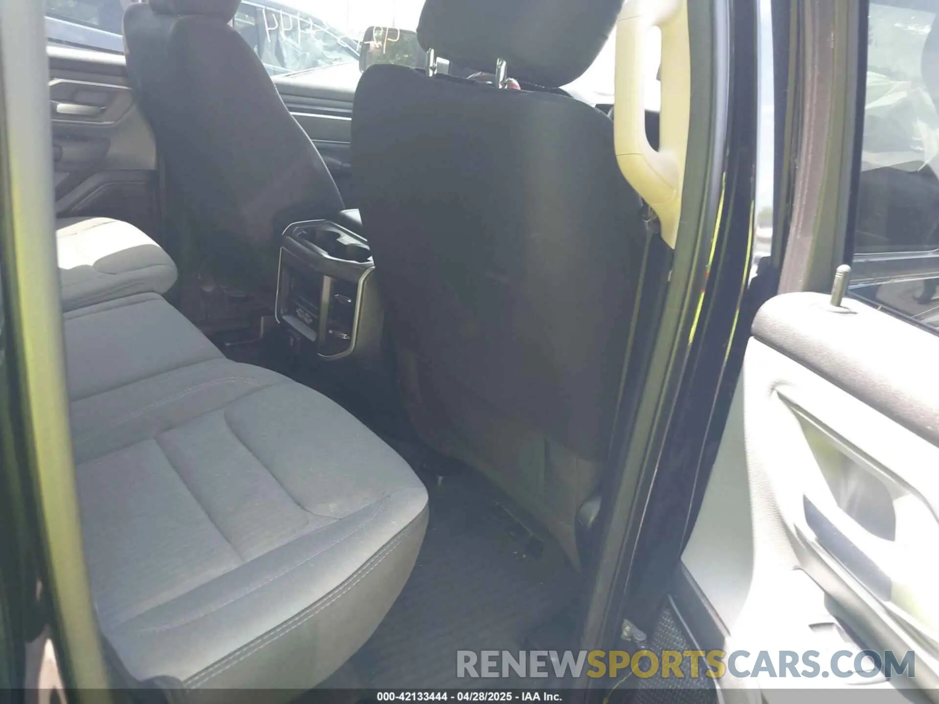 8 Фотография поврежденного автомобиля 1C6SRFBT0LN280347 RAM 1500 2020