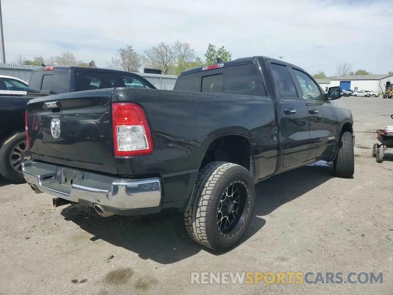 3 Photograph of a damaged car 1C6SRFBT3LN366641 RAM 1500 2020