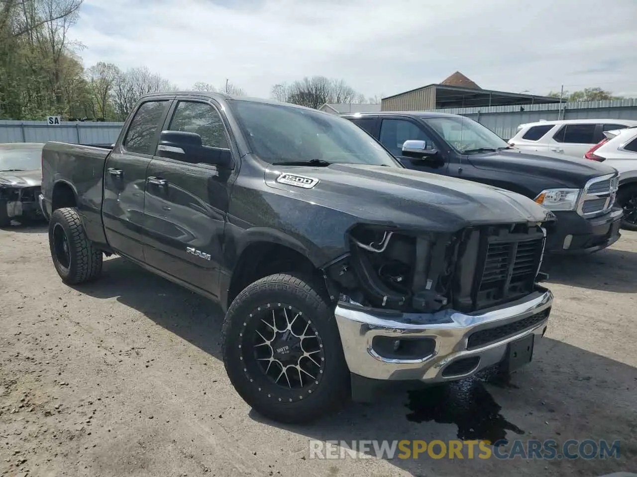 4 Photograph of a damaged car 1C6SRFBT3LN366641 RAM 1500 2020