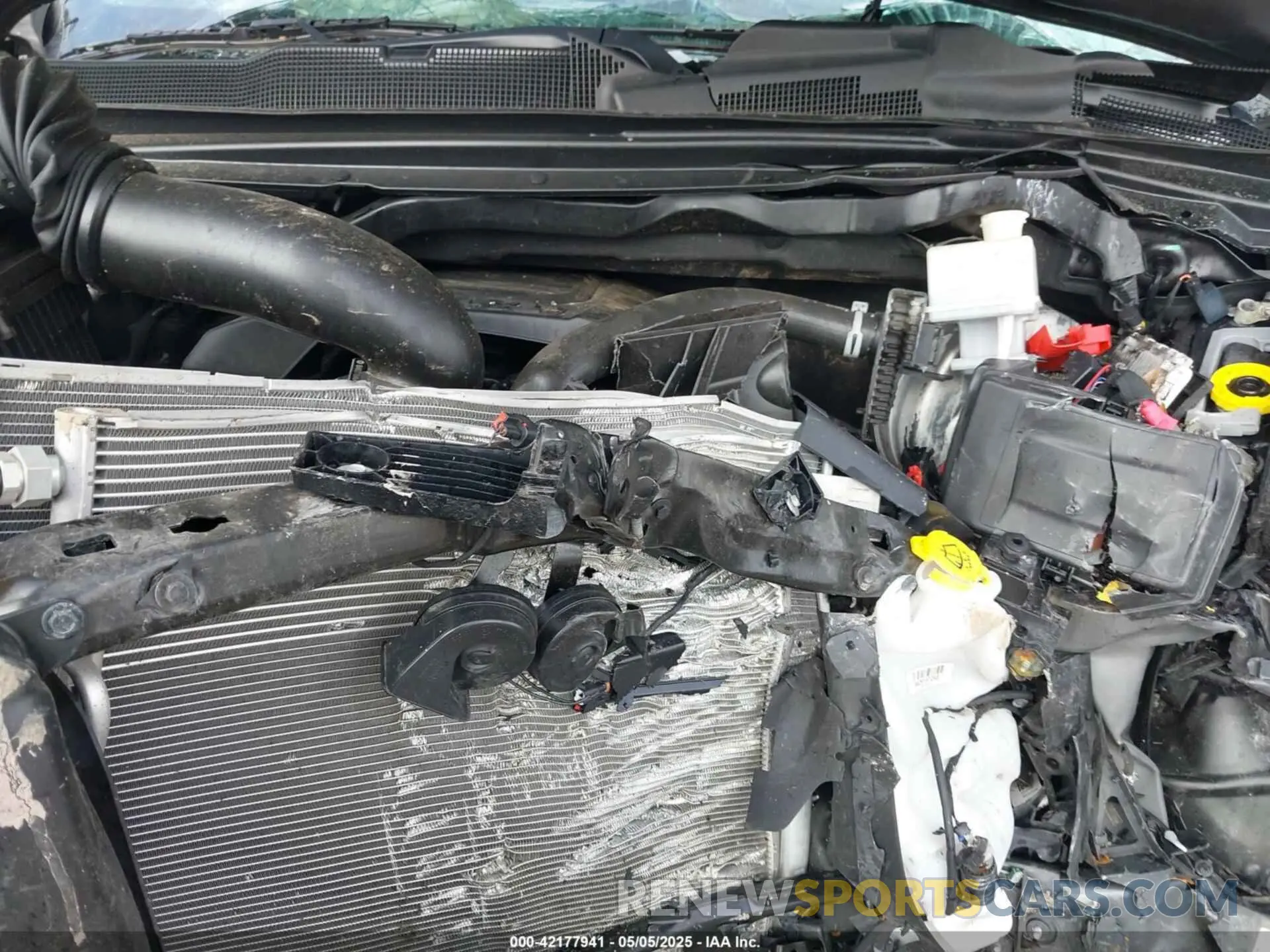 10 Фотография поврежденного автомобиля 1C6SRFBT3LN414588 RAM 1500 2020