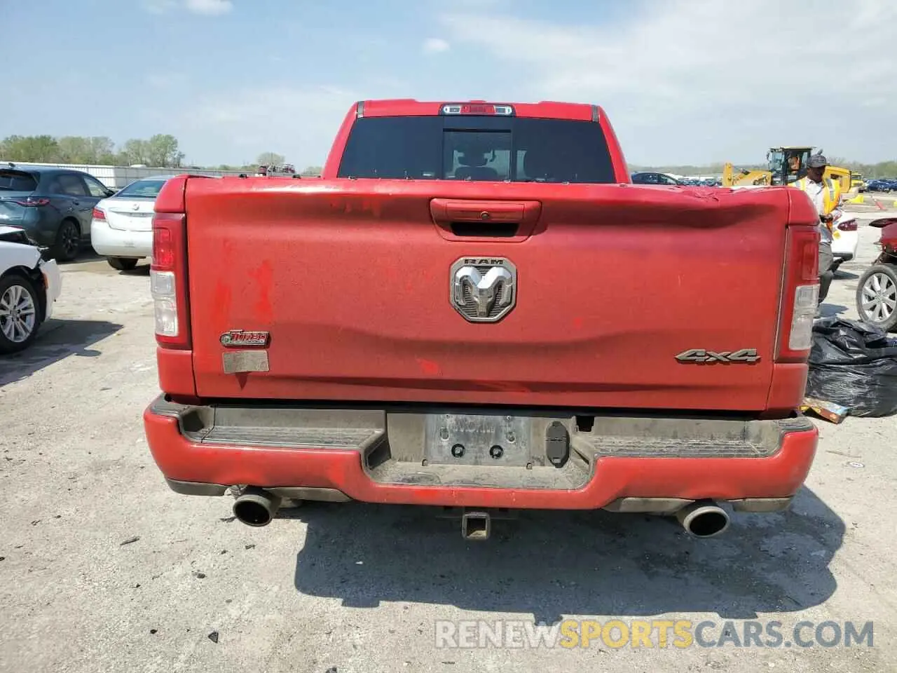 6 Photograph of a damaged car 1C6SRFBT6LN201358 RAM 1500 2020