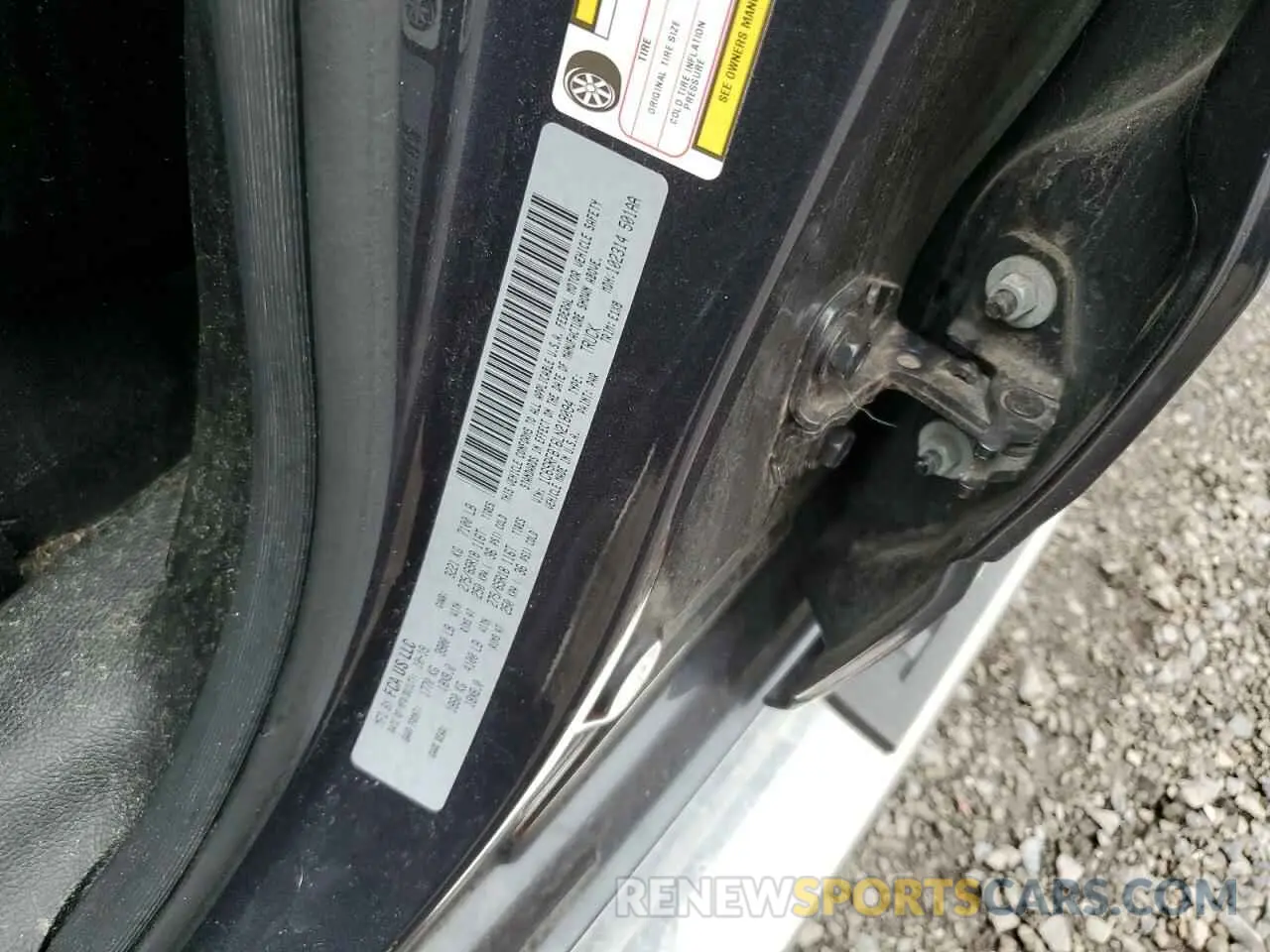 12 Photograph of a damaged car 1C6SRFBT6LN218094 RAM 1500 2020