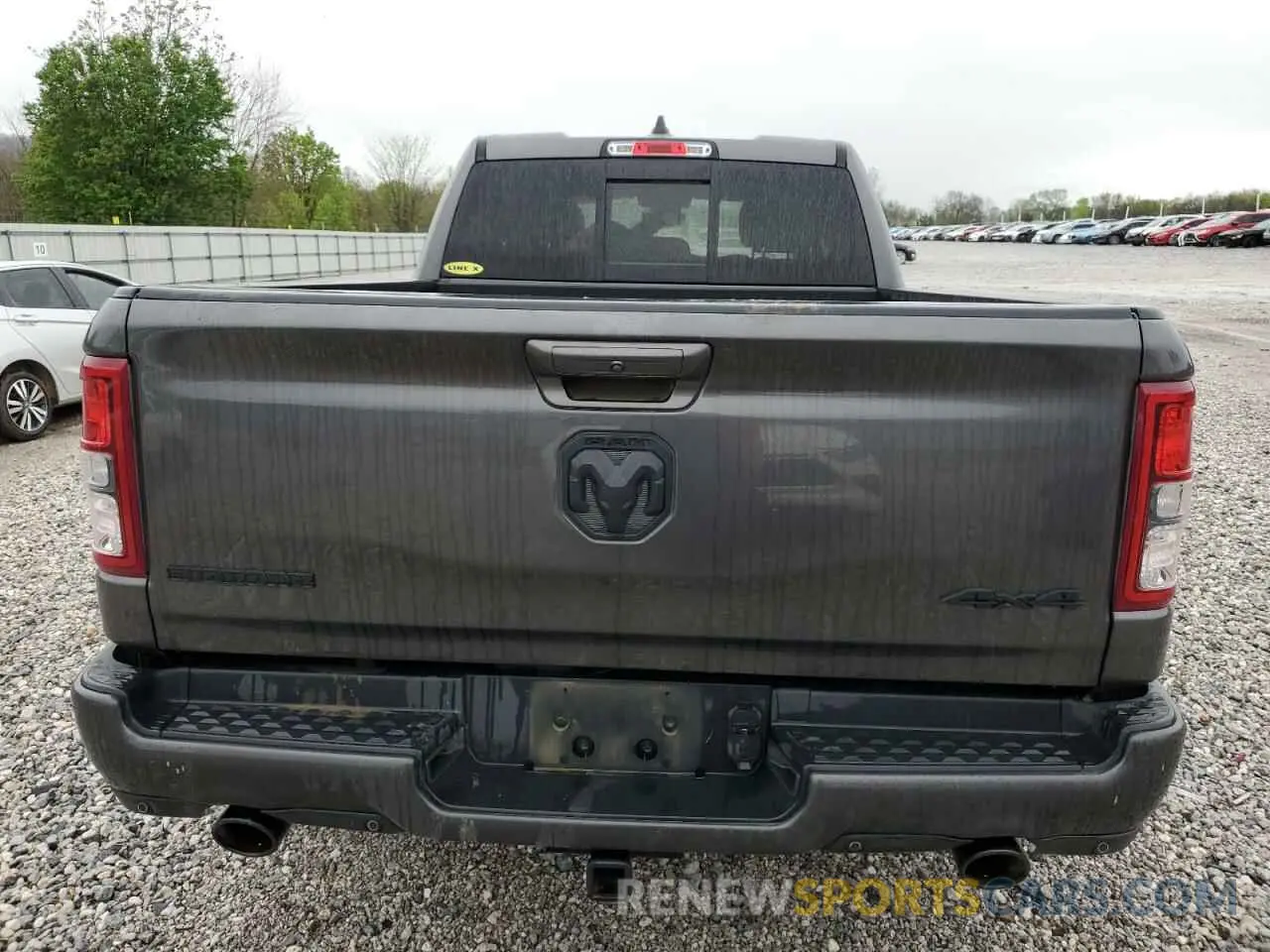 6 Photograph of a damaged car 1C6SRFBT6LN330605 RAM 1500 2020