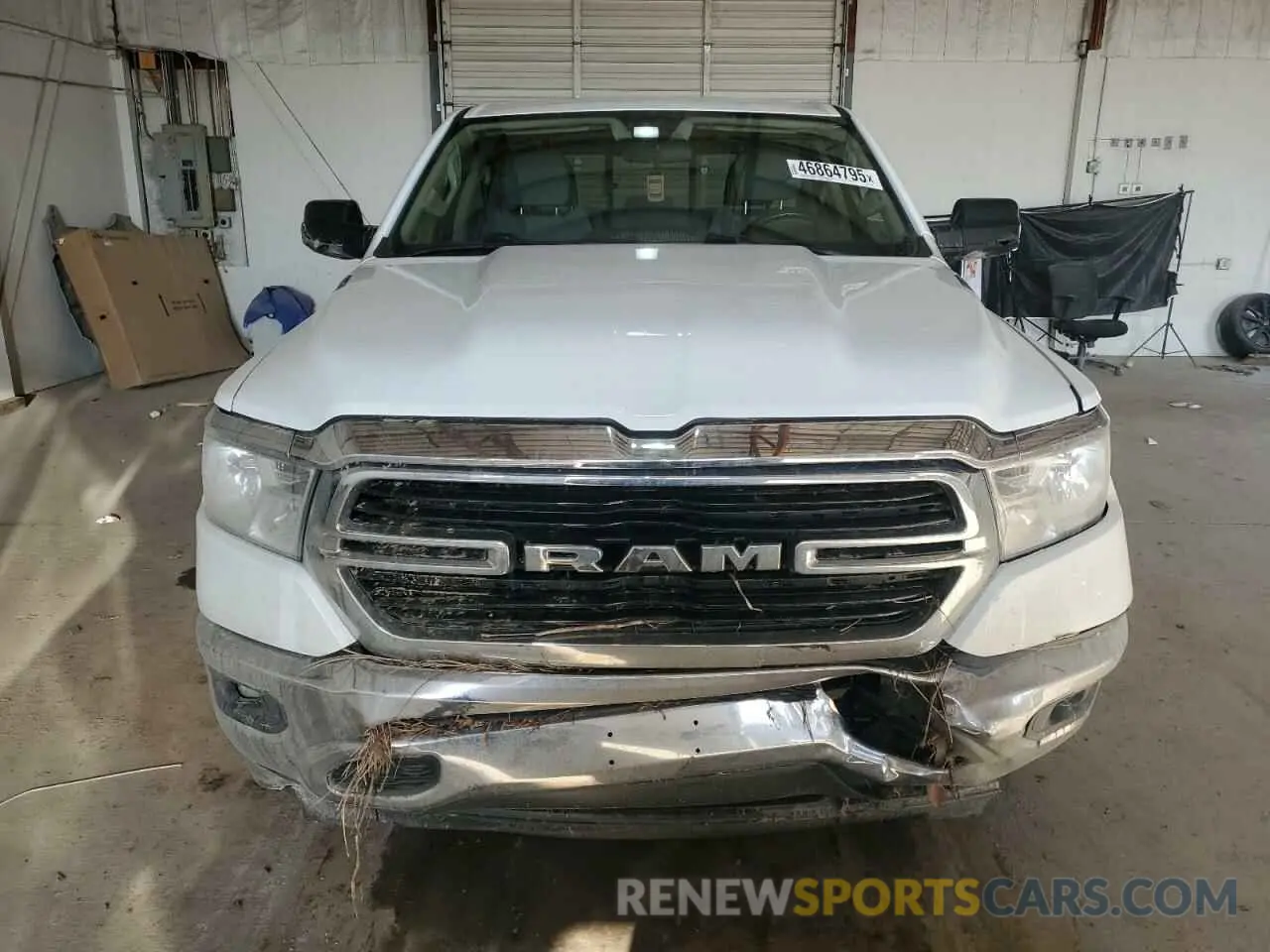 5 Photograph of a damaged car 1C6SRFBT7LN190032 RAM 1500 2020