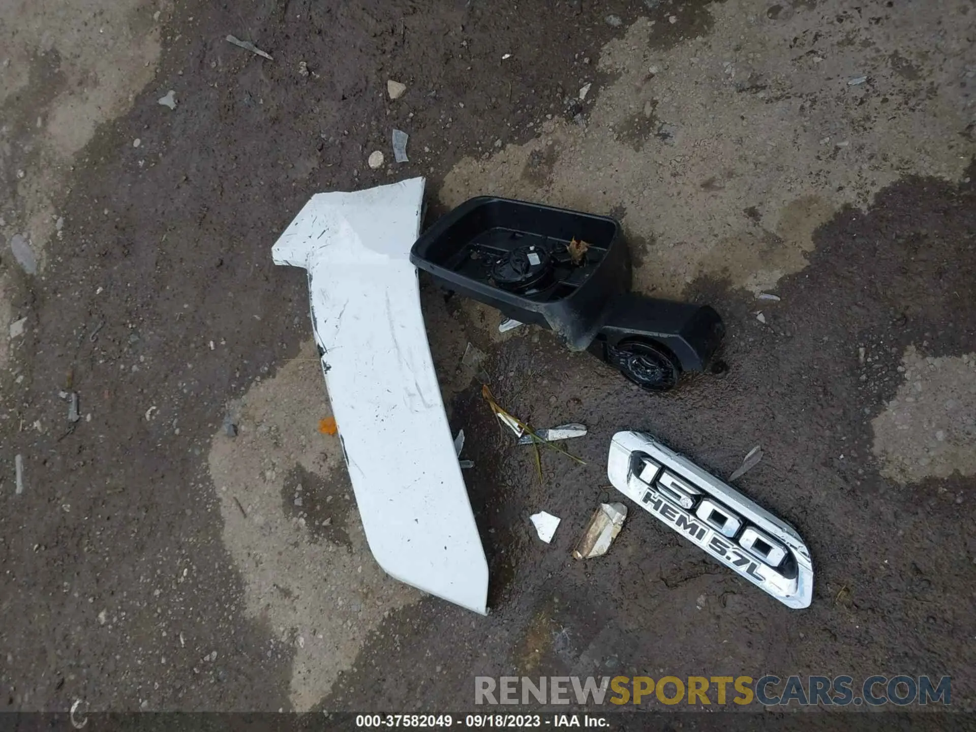 12 Фотография поврежденного автомобиля 1C6SRFBT8LN190833 RAM 1500 2020