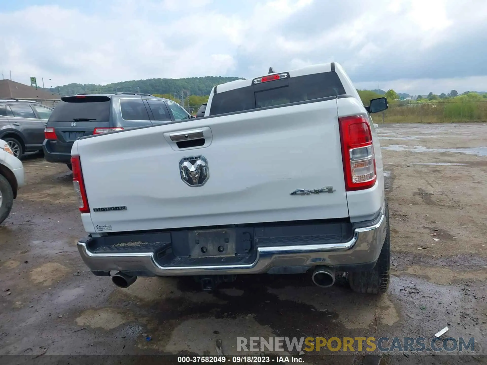 17 Фотография поврежденного автомобиля 1C6SRFBT8LN190833 RAM 1500 2020