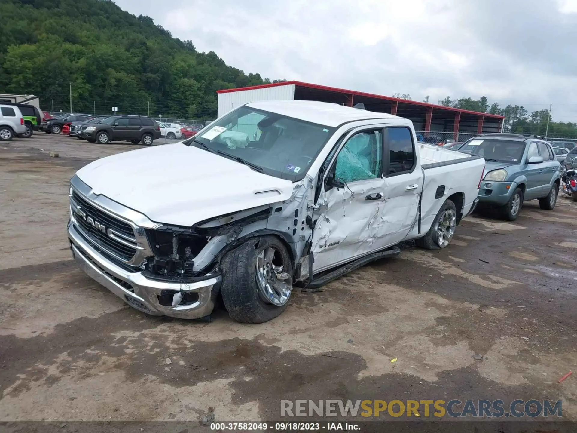 2 Фотография поврежденного автомобиля 1C6SRFBT8LN190833 RAM 1500 2020