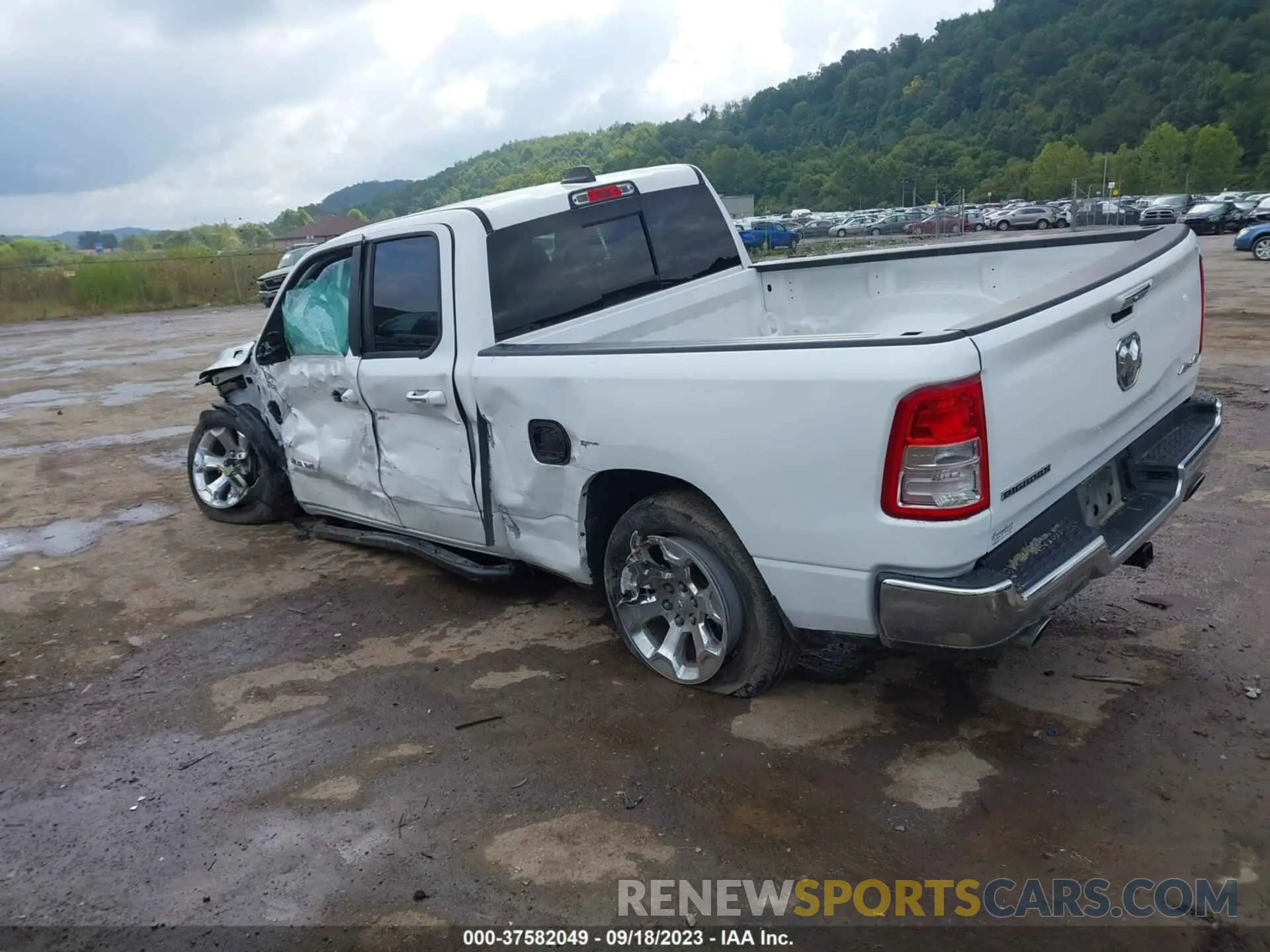 3 Фотография поврежденного автомобиля 1C6SRFBT8LN190833 RAM 1500 2020