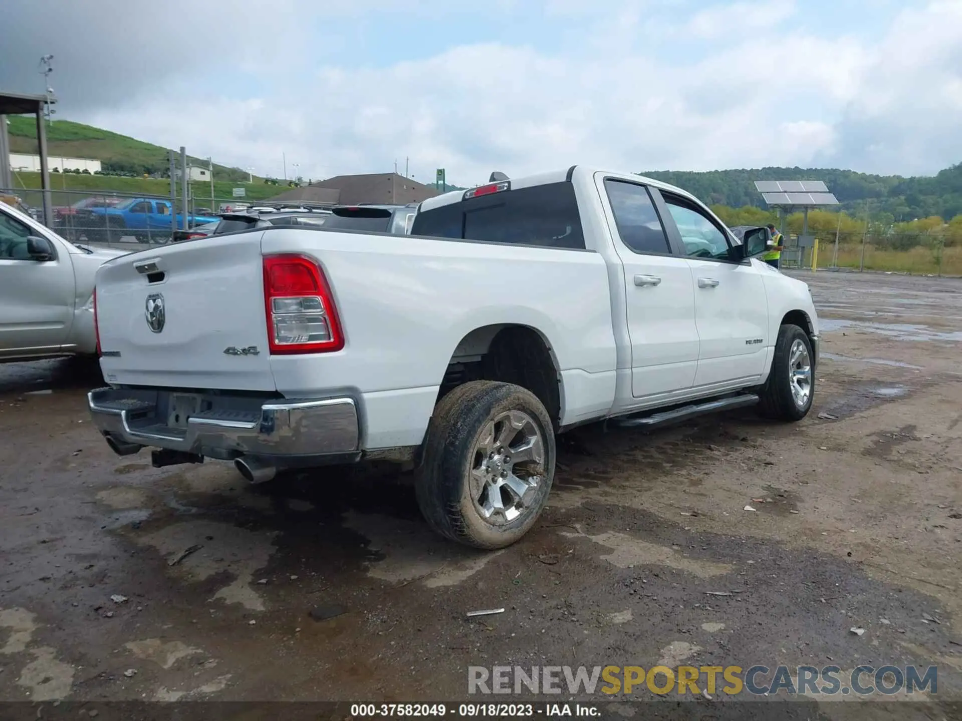 4 Фотография поврежденного автомобиля 1C6SRFBT8LN190833 RAM 1500 2020