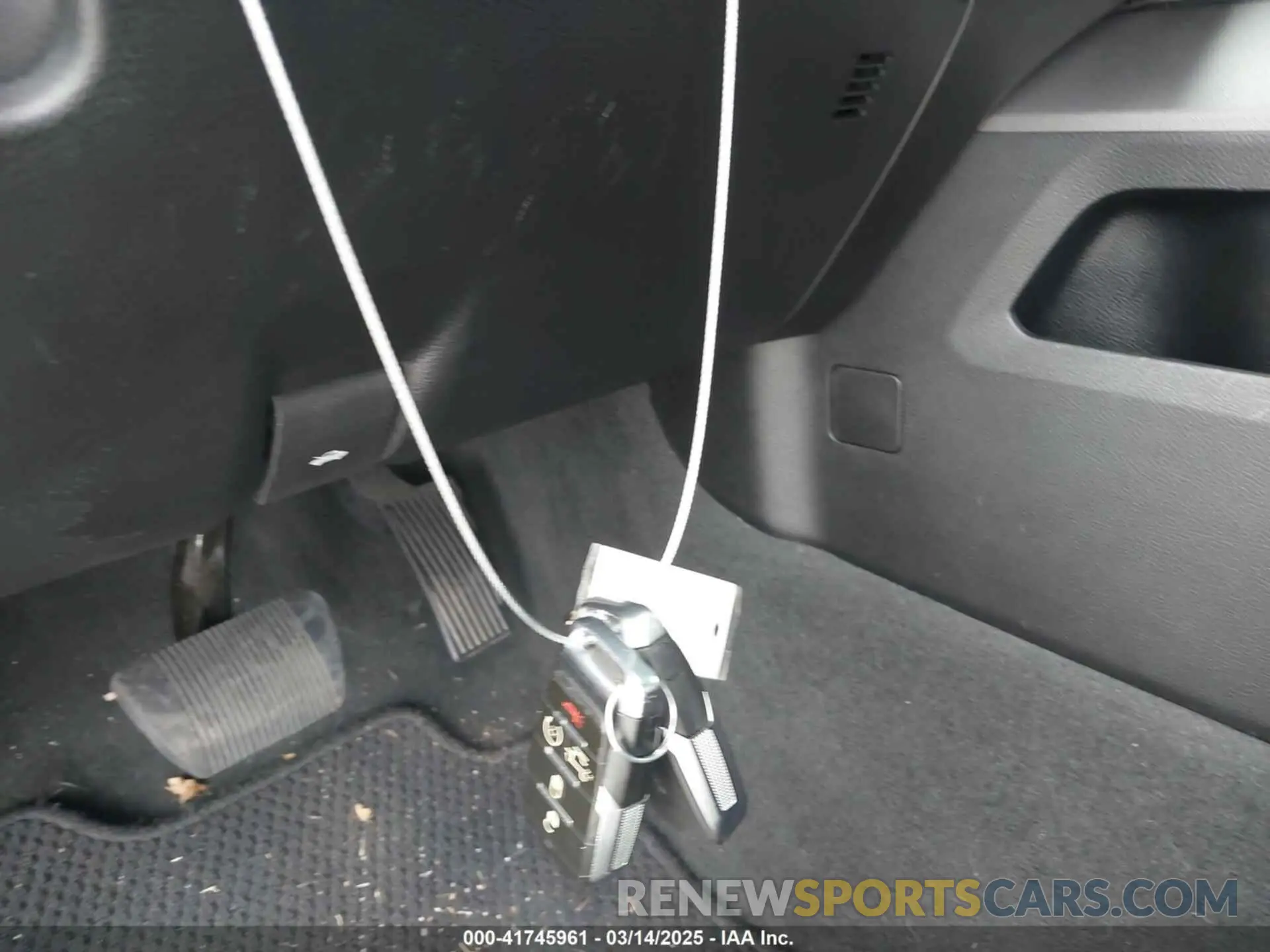 11 Photograph of a damaged car 1C6SRFDT7LN338872 RAM 1500 2020