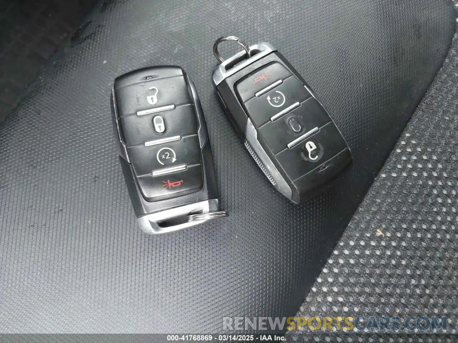 11 Фотография поврежденного автомобиля 1C6SRFET1LN114950 RAM 1500 2020
