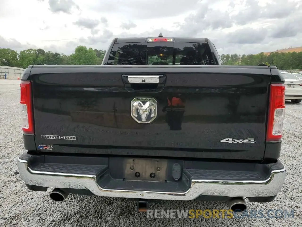 6 Photograph of a damaged car 1C6SRFFM7LN248711 RAM 1500 2020