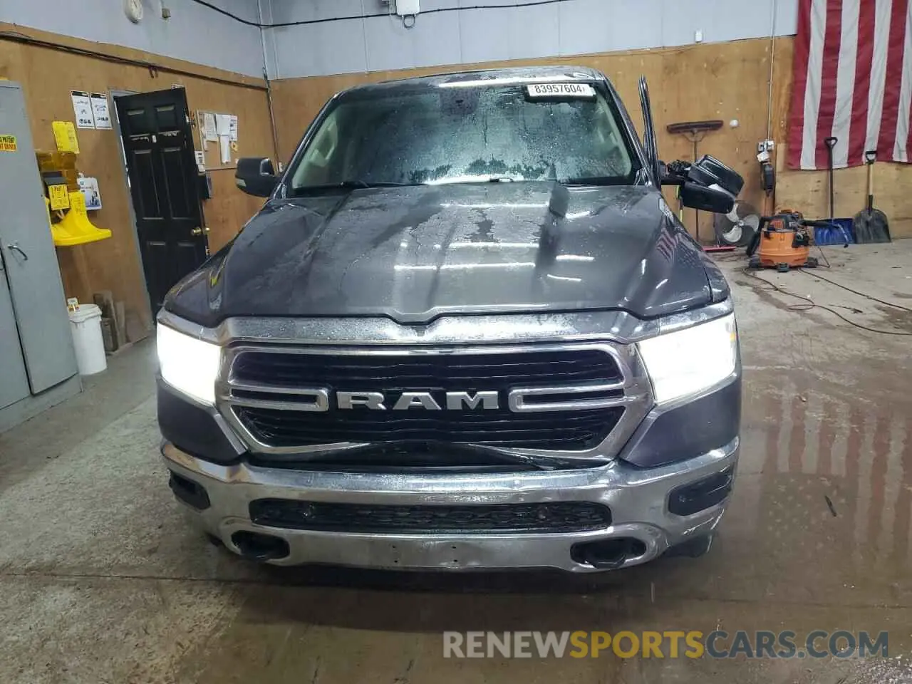 5 Photograph of a damaged car 1C6SRFFT0LN113481 RAM 1500 2020