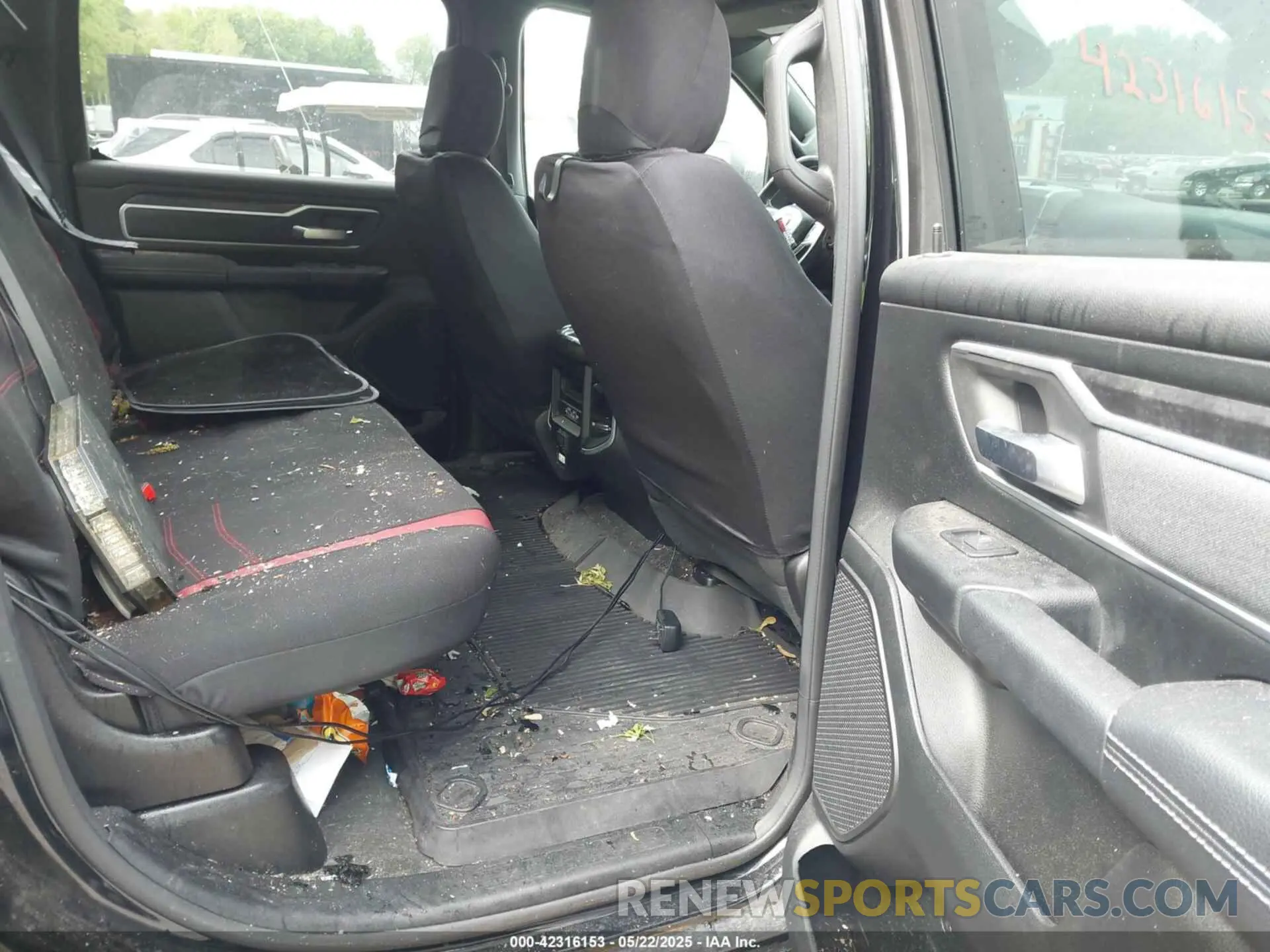 8 Photograph of a damaged car 1C6SRFFT1LN345619 RAM 1500 2020