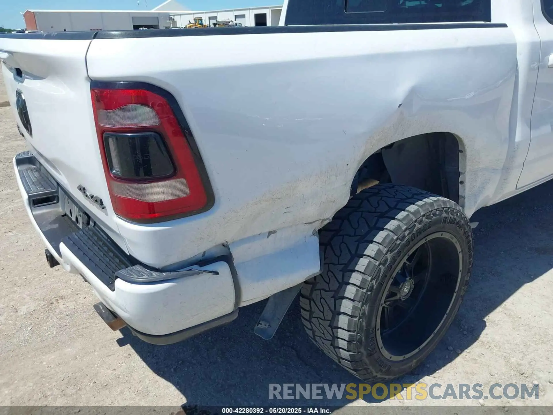 6 Photograph of a damaged car 1C6SRFFT2LN388110 RAM 1500 2020