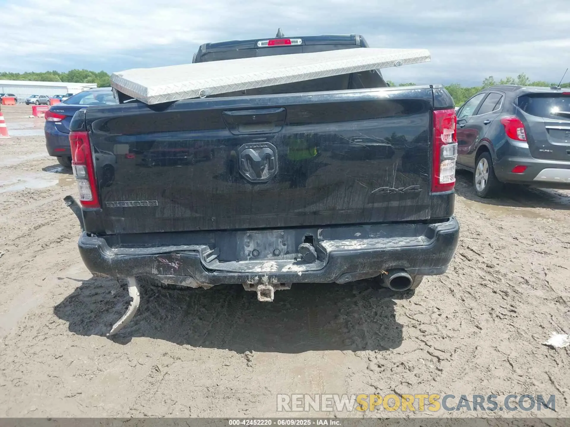 16 Photograph of a damaged car 1C6SRFFT3LN103124 RAM 1500 2020