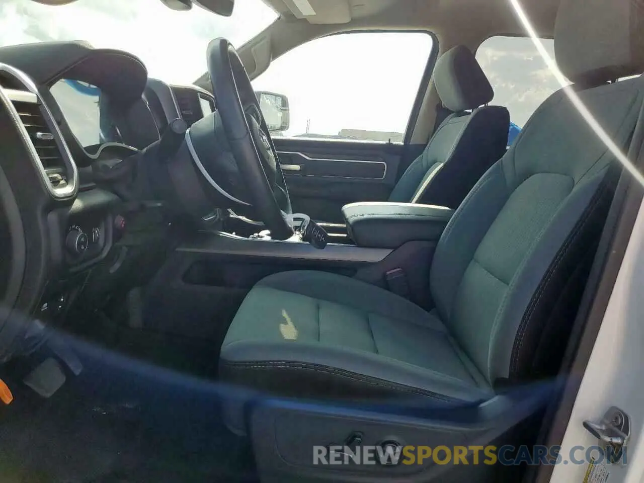 7 Photograph of a damaged car 1C6SRFFT3LN252018 RAM 1500 2020