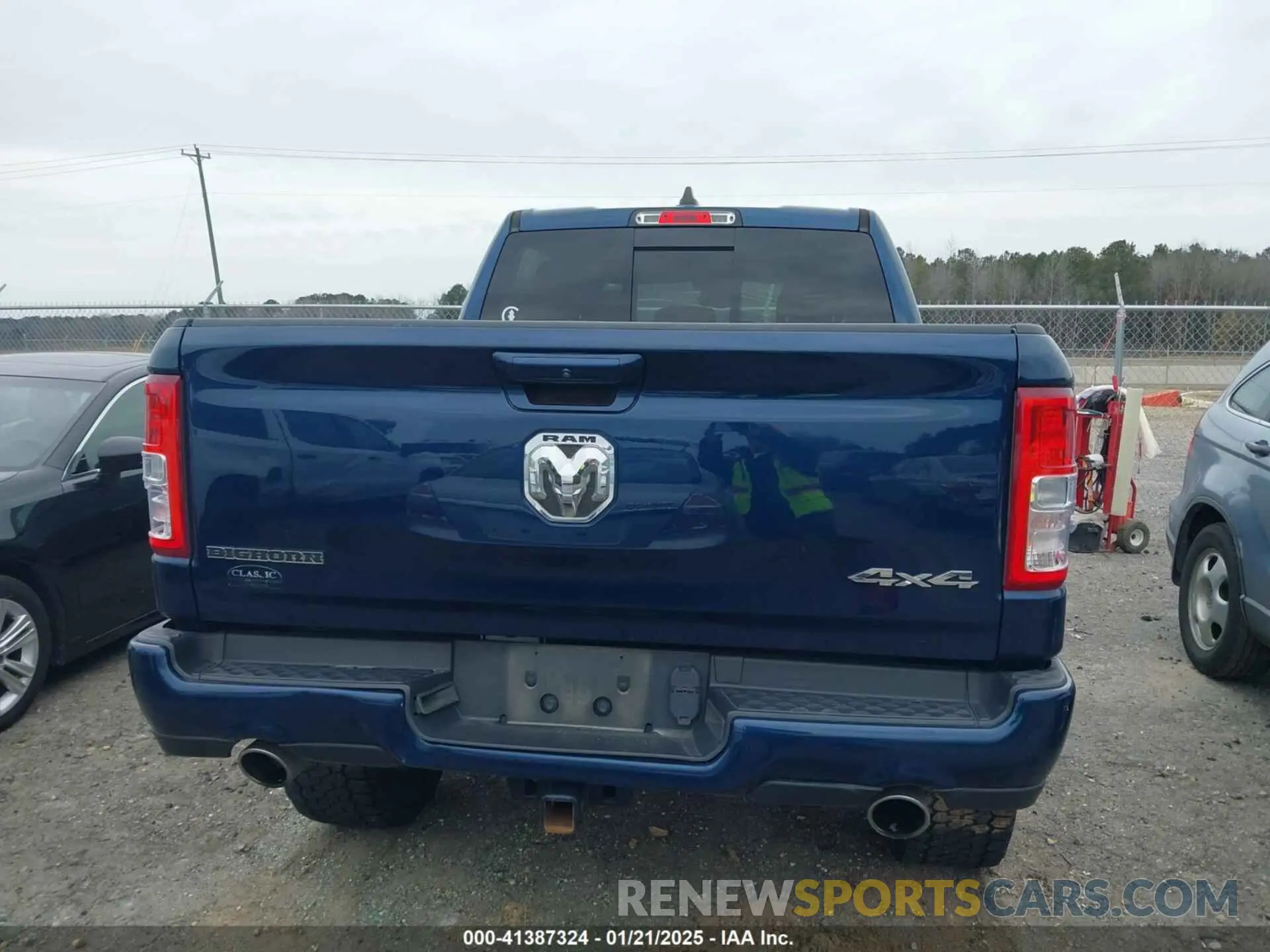 17 Photograph of a damaged car 1C6SRFFT4LN284329 RAM 1500 2020