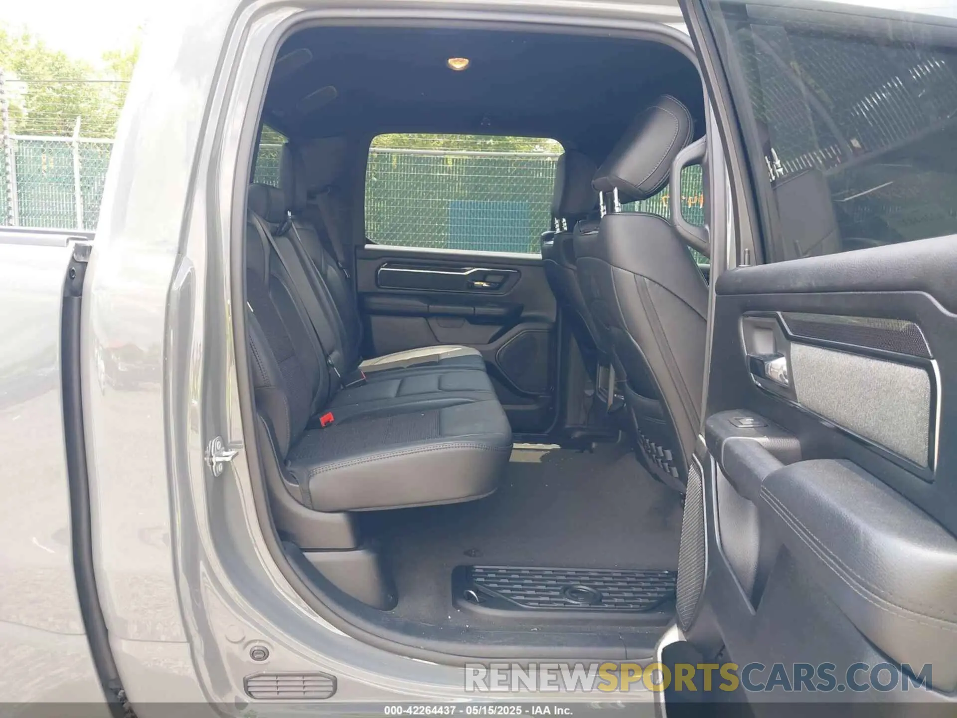 8 Photograph of a damaged car 1C6SRFFT4LN381627 RAM 1500 2020