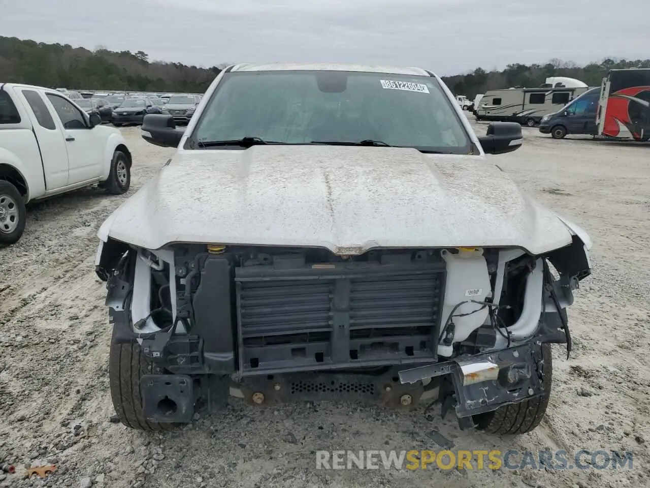 5 Photograph of a damaged car 1C6SRFFT6LN132052 RAM 1500 2020