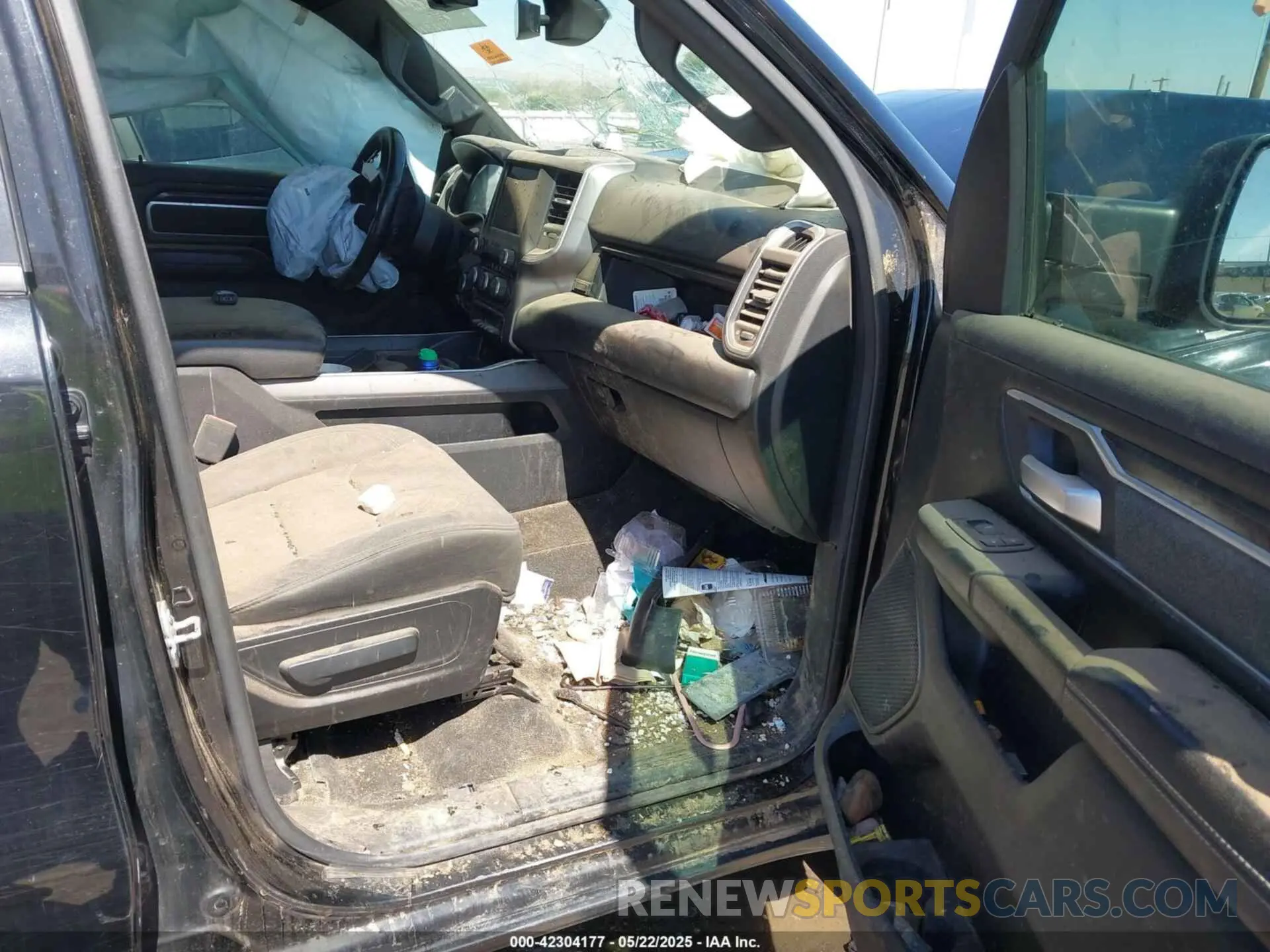 5 Photograph of a damaged car 1C6SRFFT6LN173474 RAM 1500 2020
