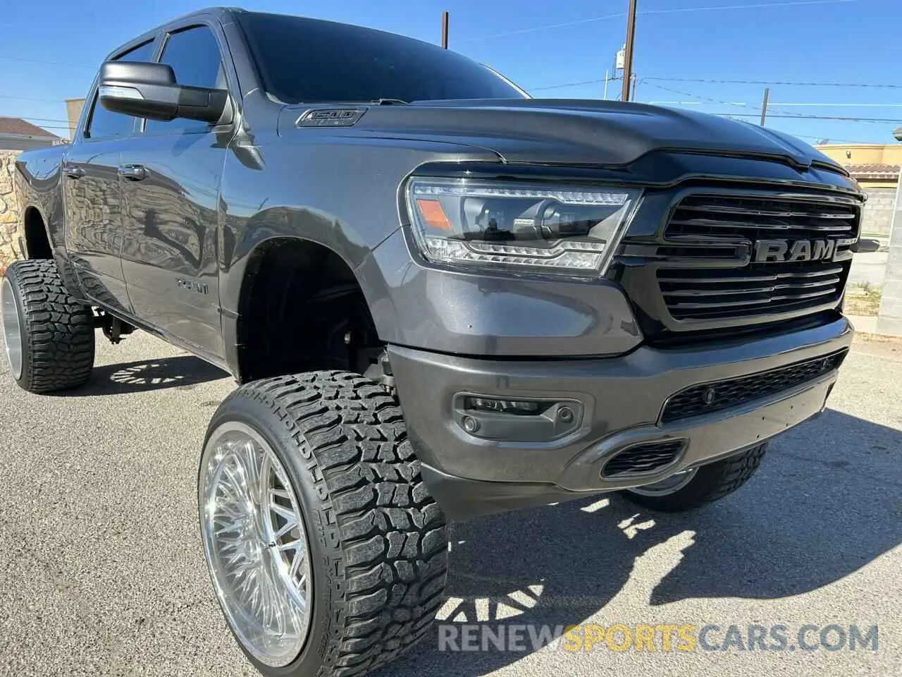 1 Фотография поврежденного автомобиля 1C6SRFFT6LN303897 RAM 1500 2020