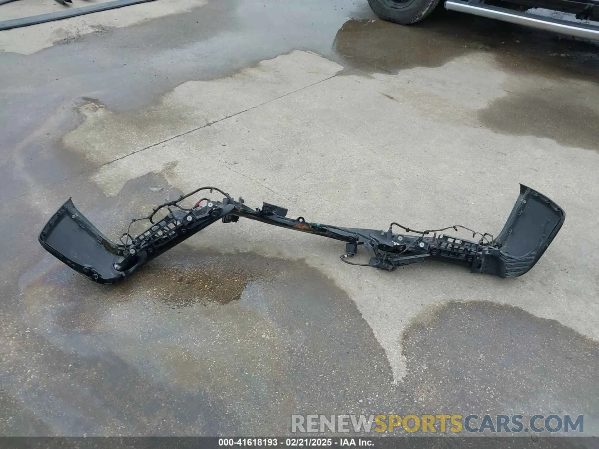 12 Фотография поврежденного автомобиля 1C6SRFFT6LN323129 RAM 1500 2020