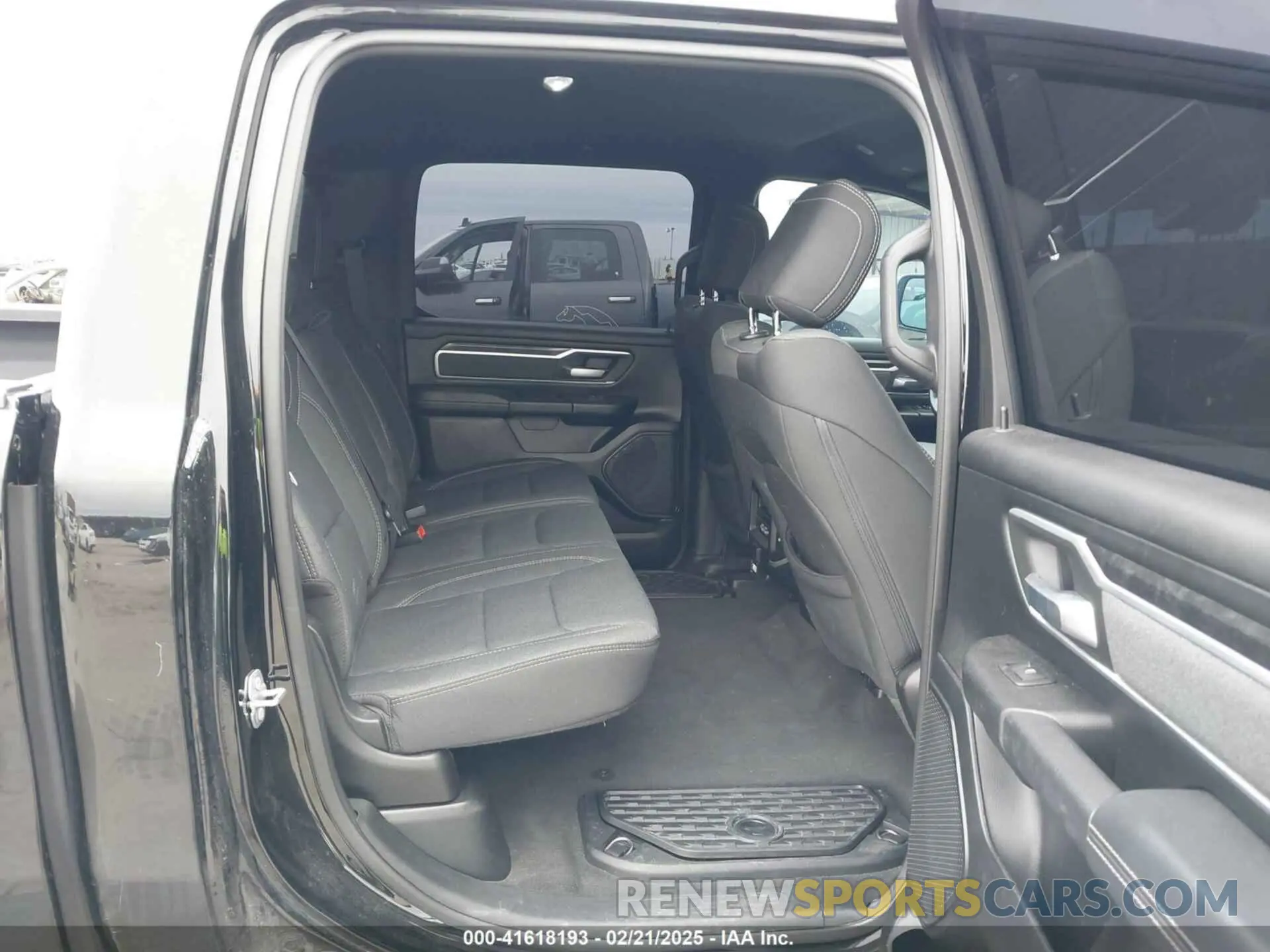 8 Фотография поврежденного автомобиля 1C6SRFFT6LN323129 RAM 1500 2020