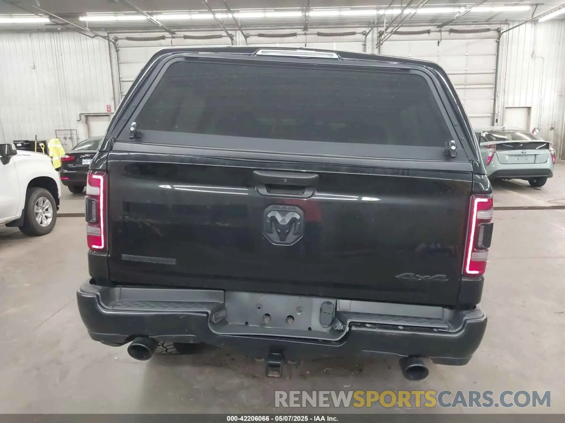 17 Photograph of a damaged car 1C6SRFFT8LN308129 RAM 1500 2020