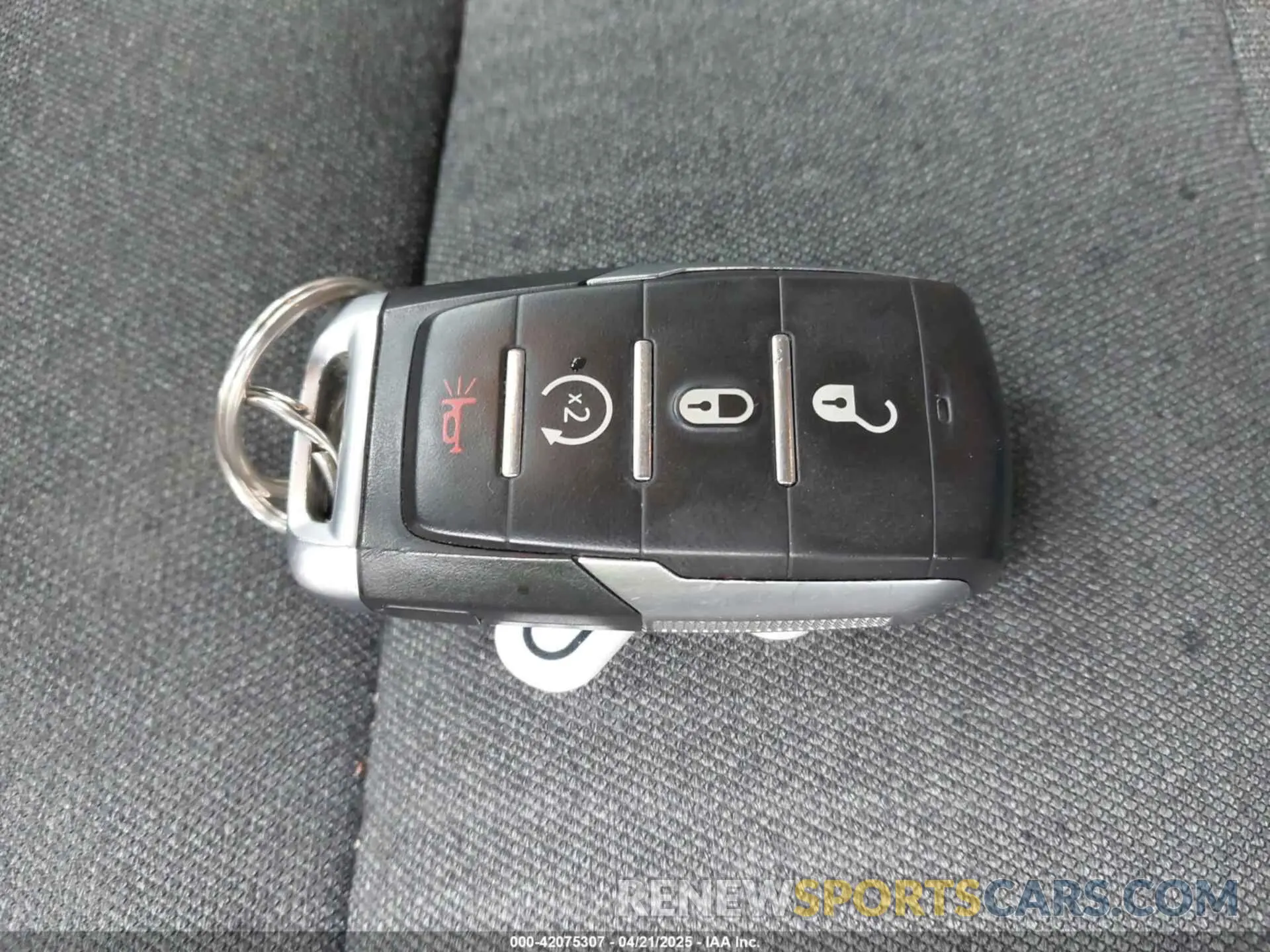11 Фотография поврежденного автомобиля 1C6SRFFT8LN326825 RAM 1500 2020