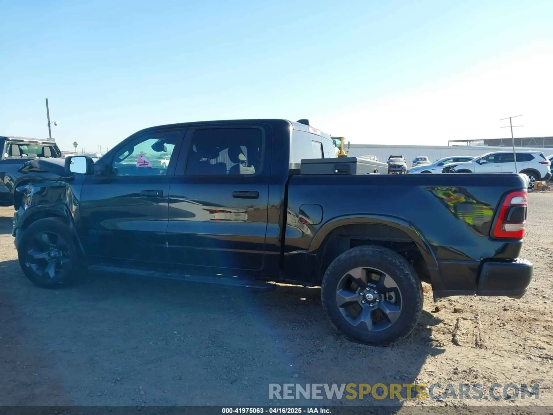 13 Фотография поврежденного автомобиля 1C6SRFFT9LN308110 RAM 1500 2020
