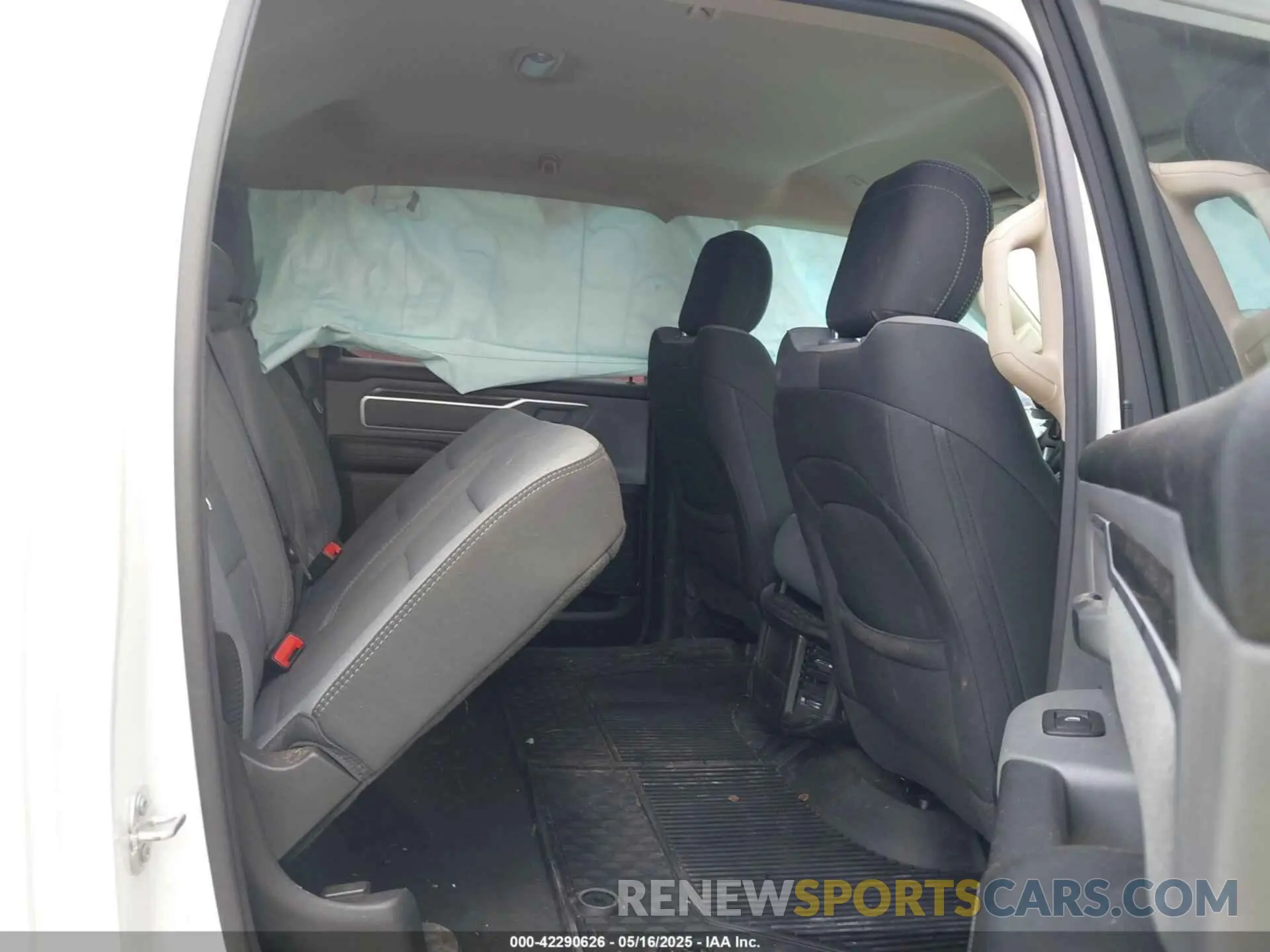8 Фотография поврежденного автомобиля 1C6SRFFT9LN321942 RAM 1500 2020