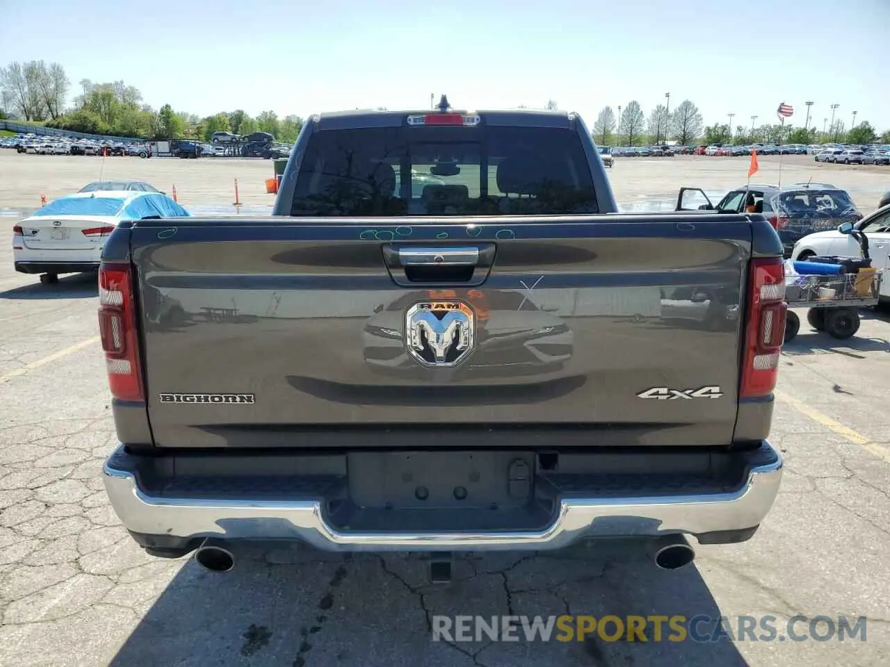 6 Photograph of a damaged car 1C6SRFFT9LN364080 RAM 1500 2020