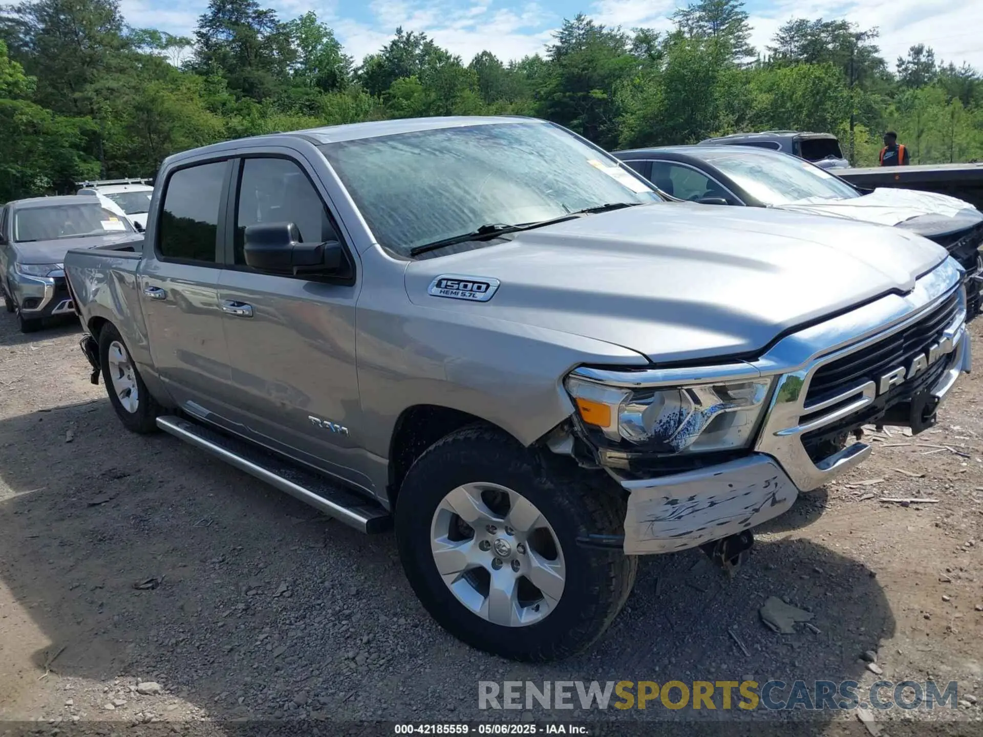 1 Photograph of a damaged car 1C6SRFFTXLN101550 RAM 1500 2020