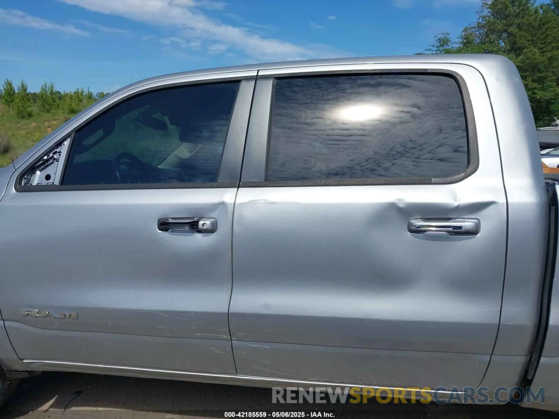 13 Photograph of a damaged car 1C6SRFFTXLN101550 RAM 1500 2020