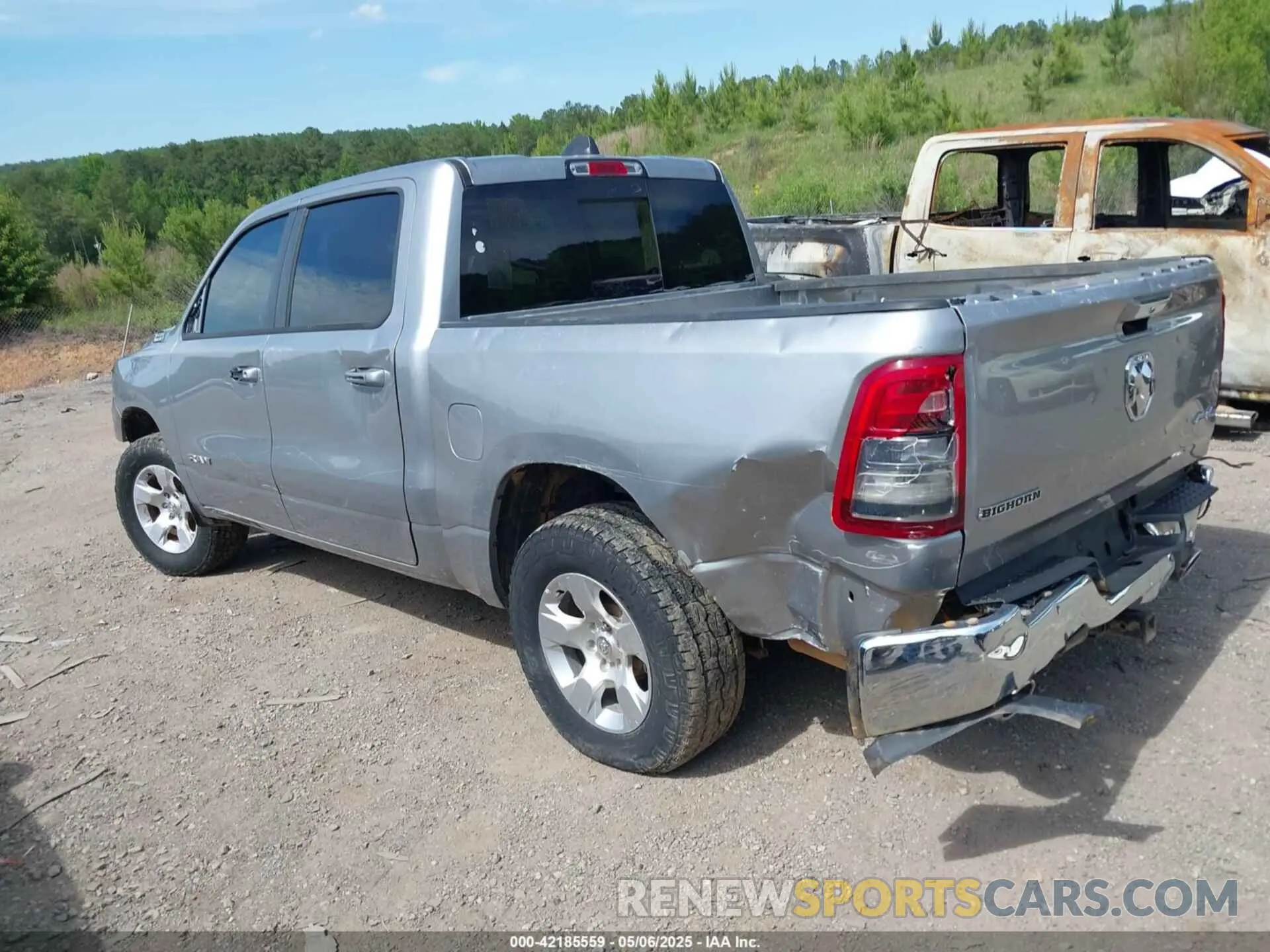 3 Photograph of a damaged car 1C6SRFFTXLN101550 RAM 1500 2020