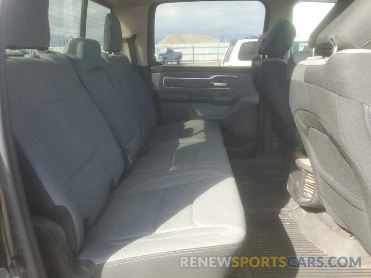 10 Photograph of a damaged car 1C6SRFFTXLN409088 RAM 1500 2020