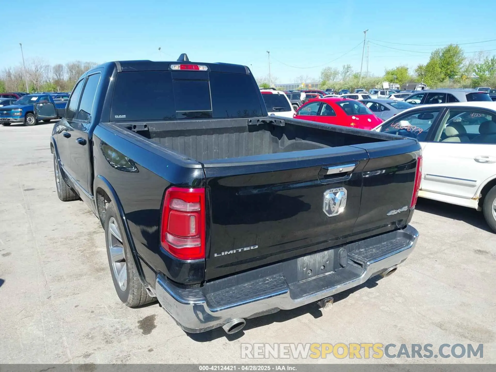 3 Photograph of a damaged car 1C6SRFHT1LN219449 RAM 1500 2020