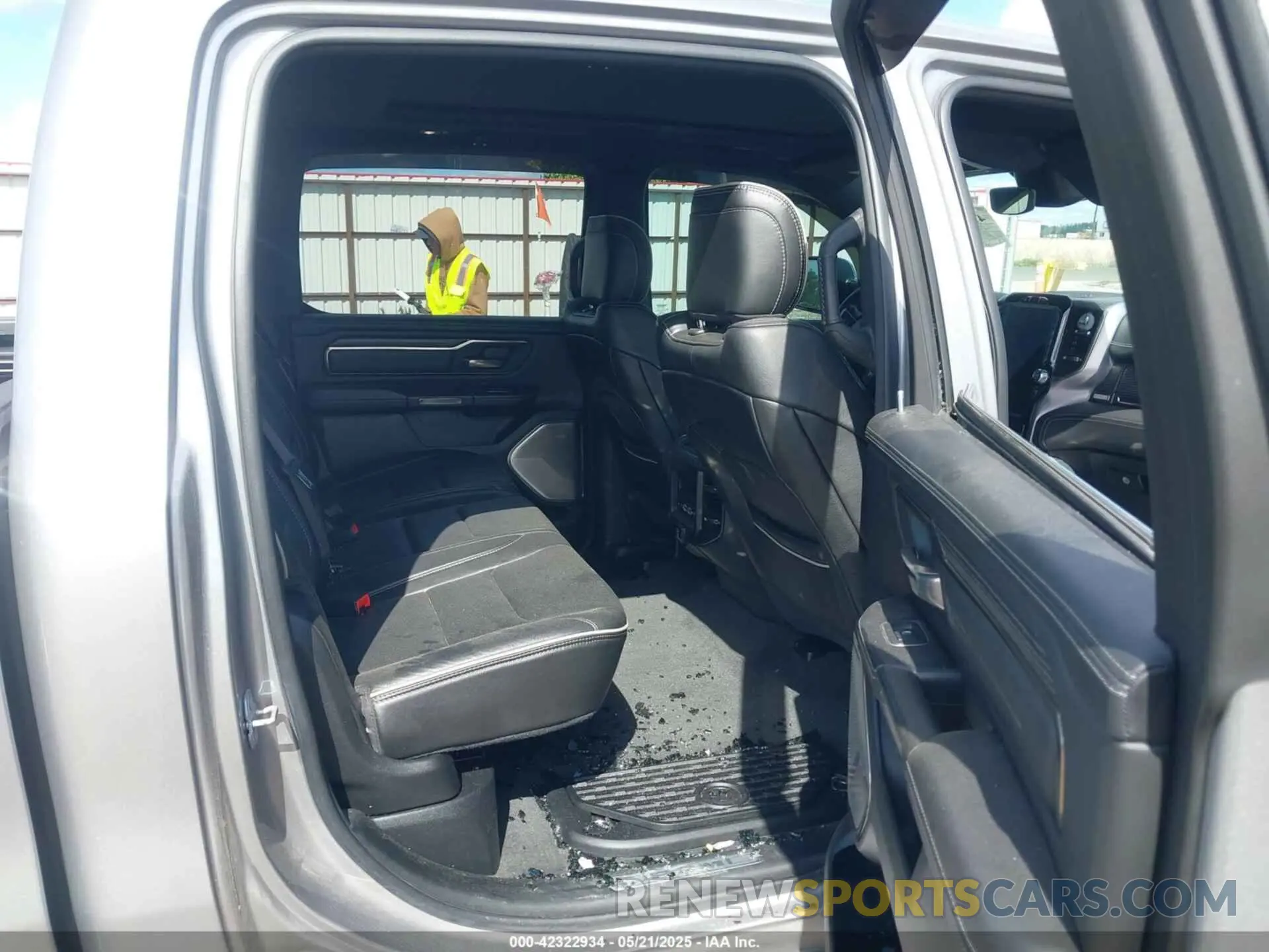 8 Фотография поврежденного автомобиля 1C6SRFHT2LN156393 RAM 1500 2020