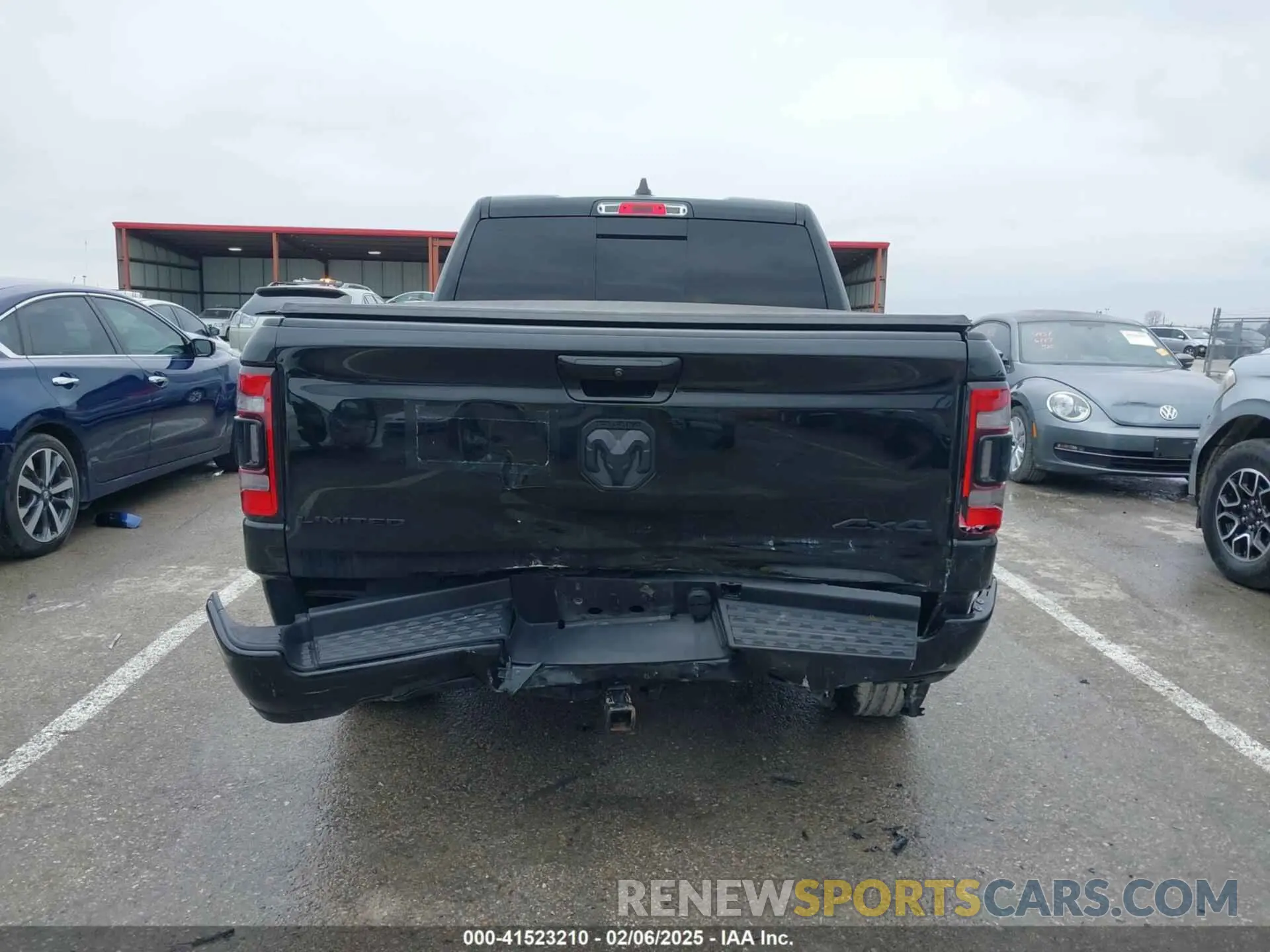 16 Photograph of a damaged car 1C6SRFHT3LN407647 RAM 1500 2020
