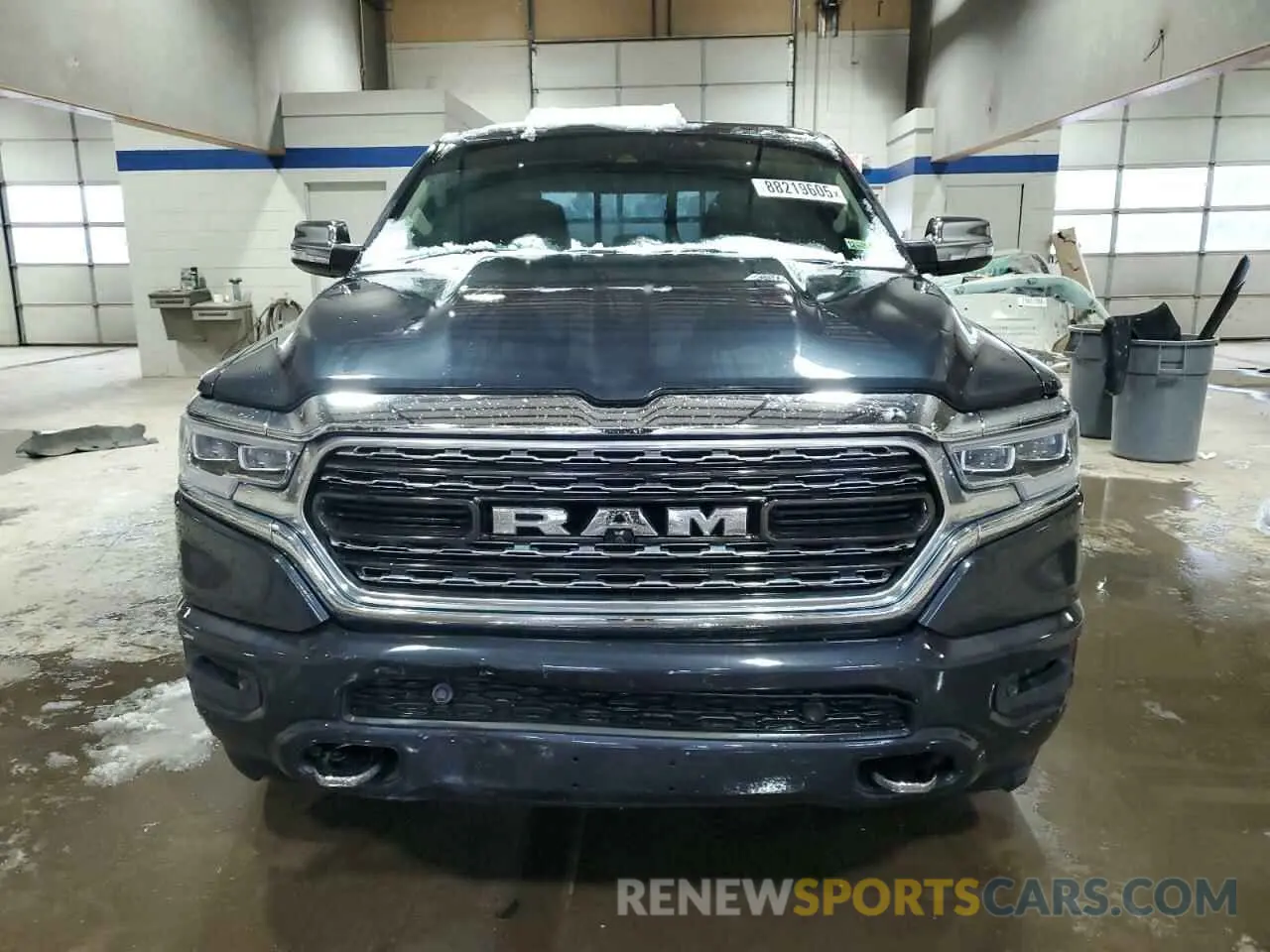 5 Photograph of a damaged car 1C6SRFHT5LN290234 RAM 1500 2020