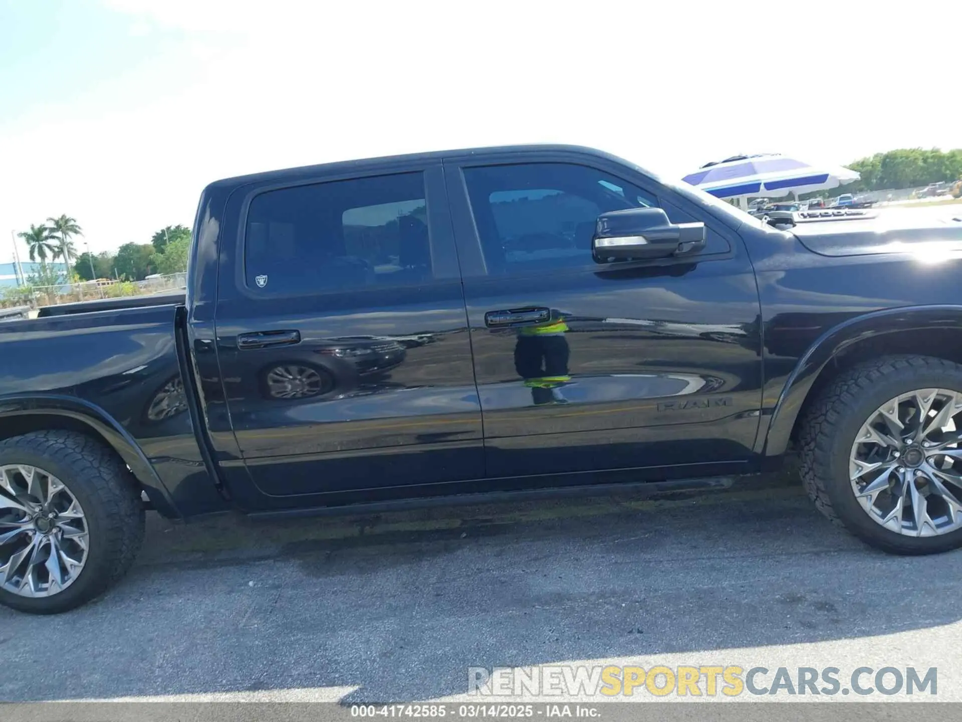 13 Фотография поврежденного автомобиля 1C6SRFHT6LN213906 RAM 1500 2020