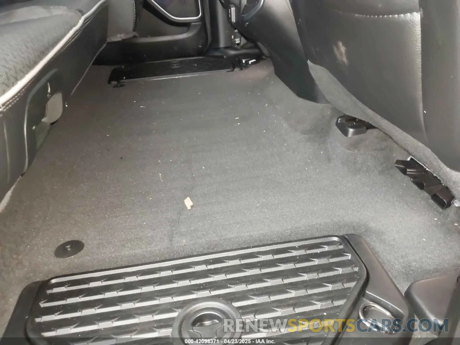 8 Фотография поврежденного автомобиля 1C6SRFJT1LN217761 RAM 1500 2020