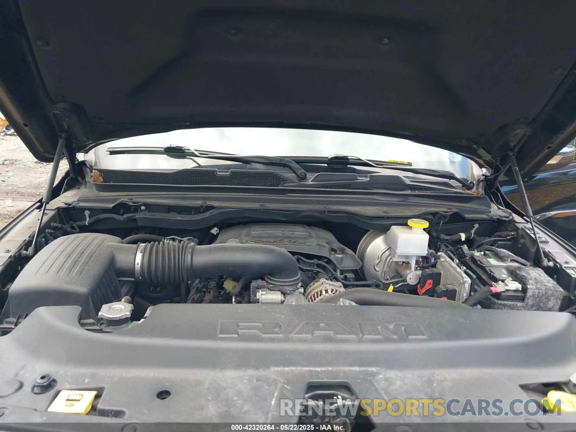 10 Photograph of a damaged car 1C6SRFJT2LN109584 RAM 1500 2020