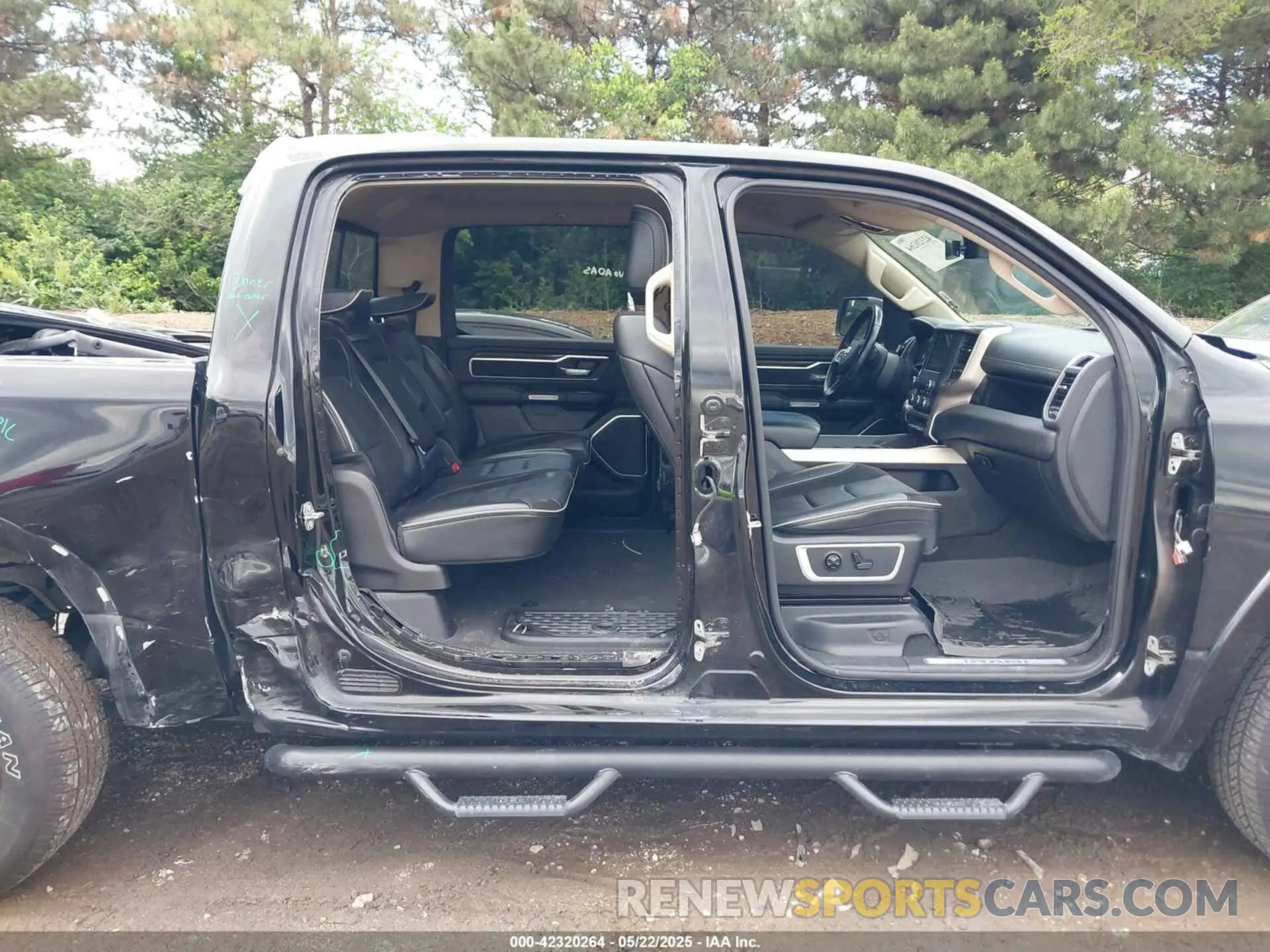 14 Photograph of a damaged car 1C6SRFJT2LN109584 RAM 1500 2020