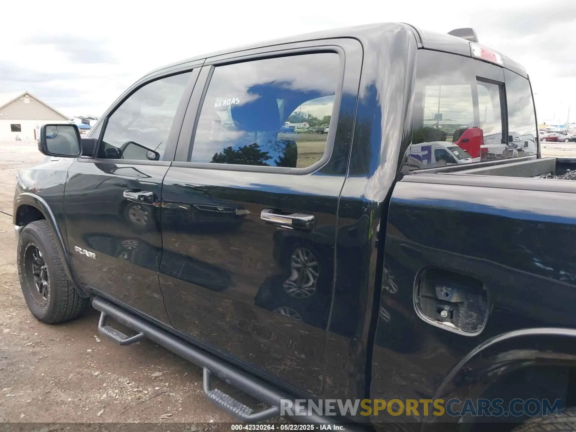 15 Photograph of a damaged car 1C6SRFJT2LN109584 RAM 1500 2020