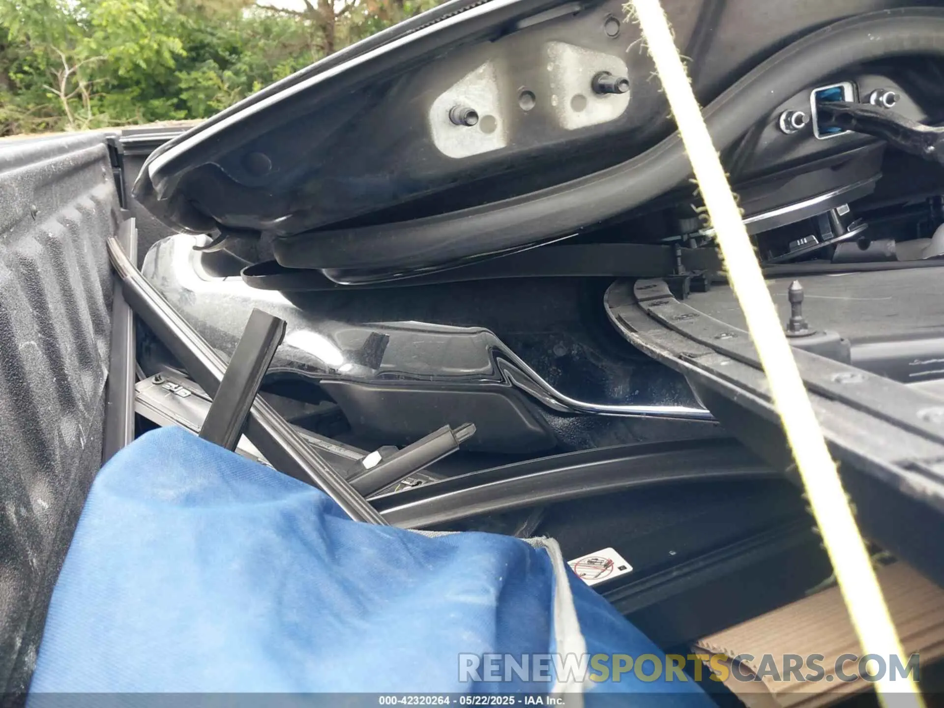 18 Photograph of a damaged car 1C6SRFJT2LN109584 RAM 1500 2020