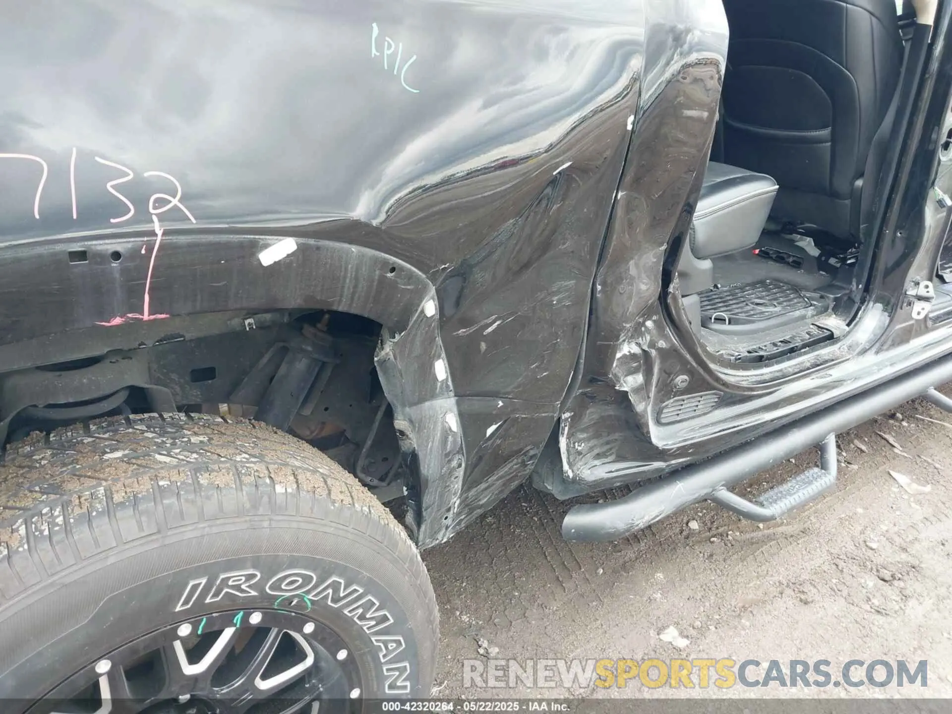 6 Photograph of a damaged car 1C6SRFJT2LN109584 RAM 1500 2020