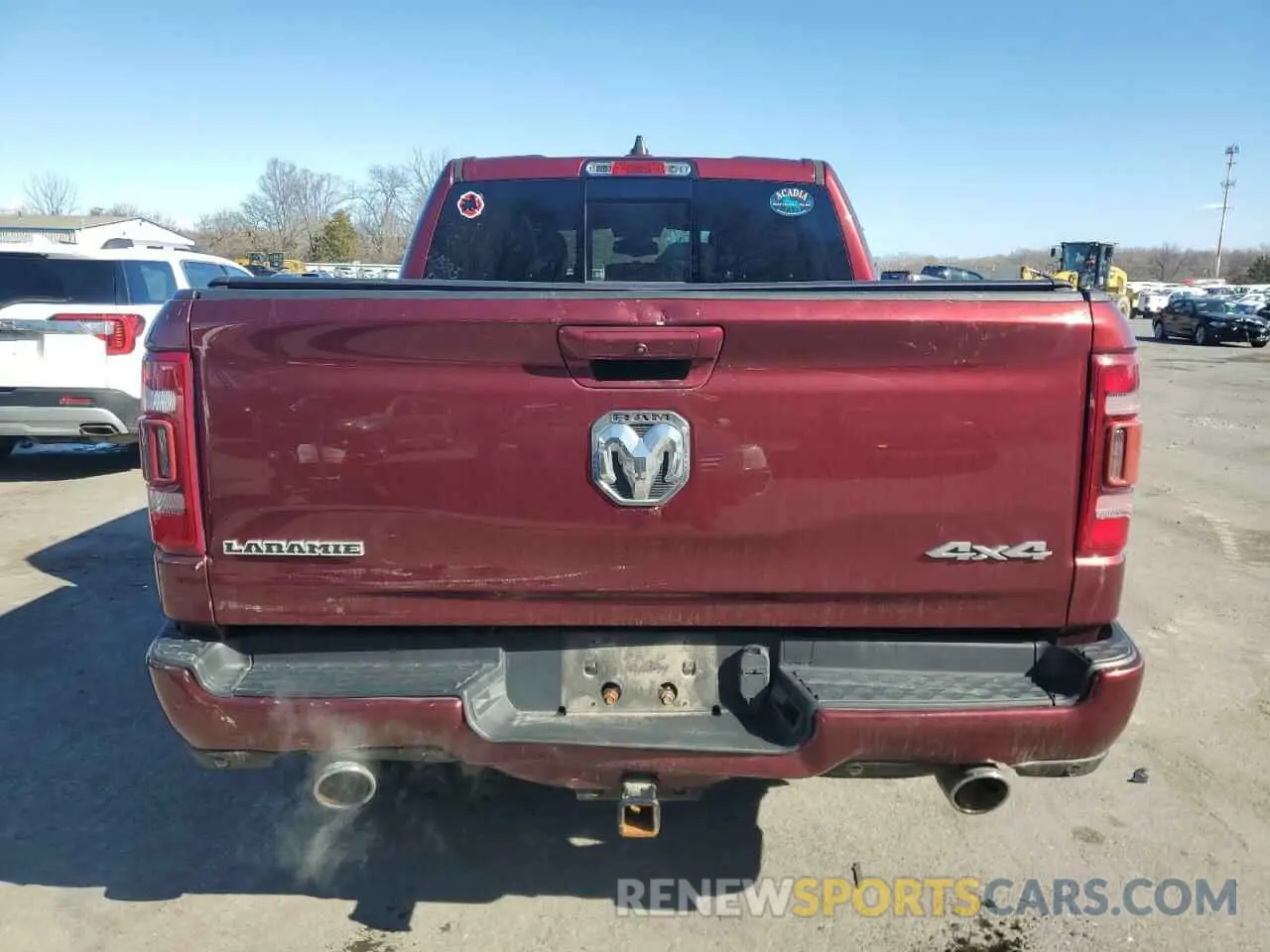 6 Photograph of a damaged car 1C6SRFJT2LN213525 RAM 1500 2020