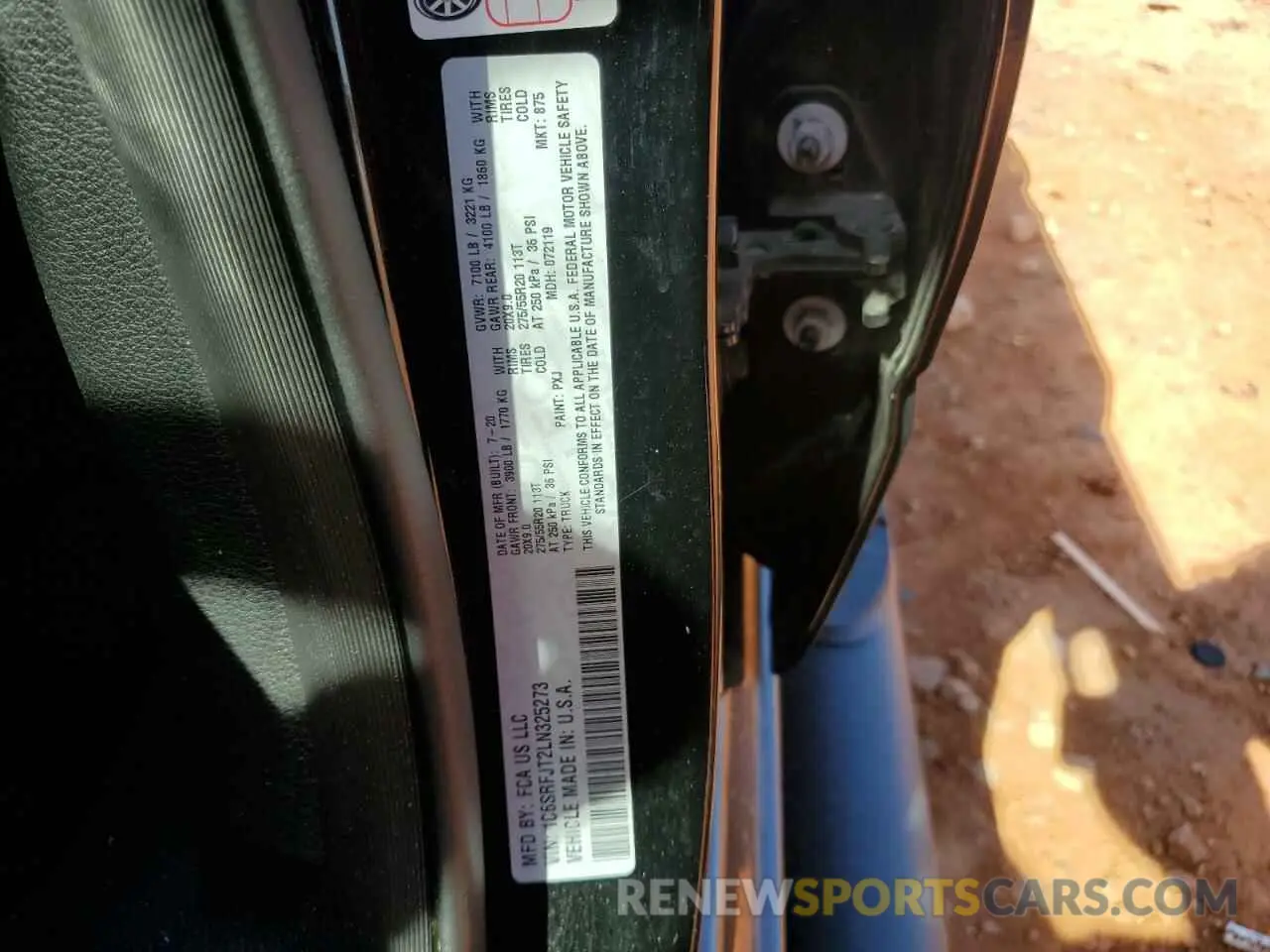 12 Photograph of a damaged car 1C6SRFJT2LN325273 RAM 1500 2020